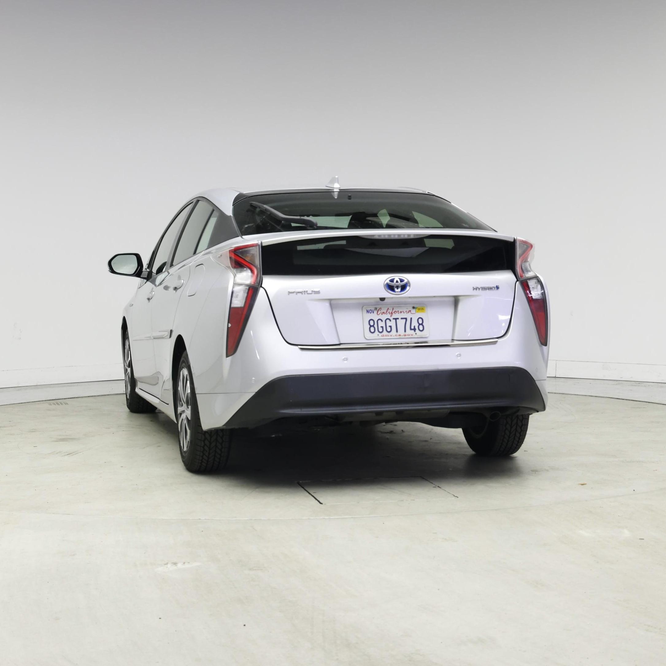 Thumbnail: 2018 Toyota Prius - 6