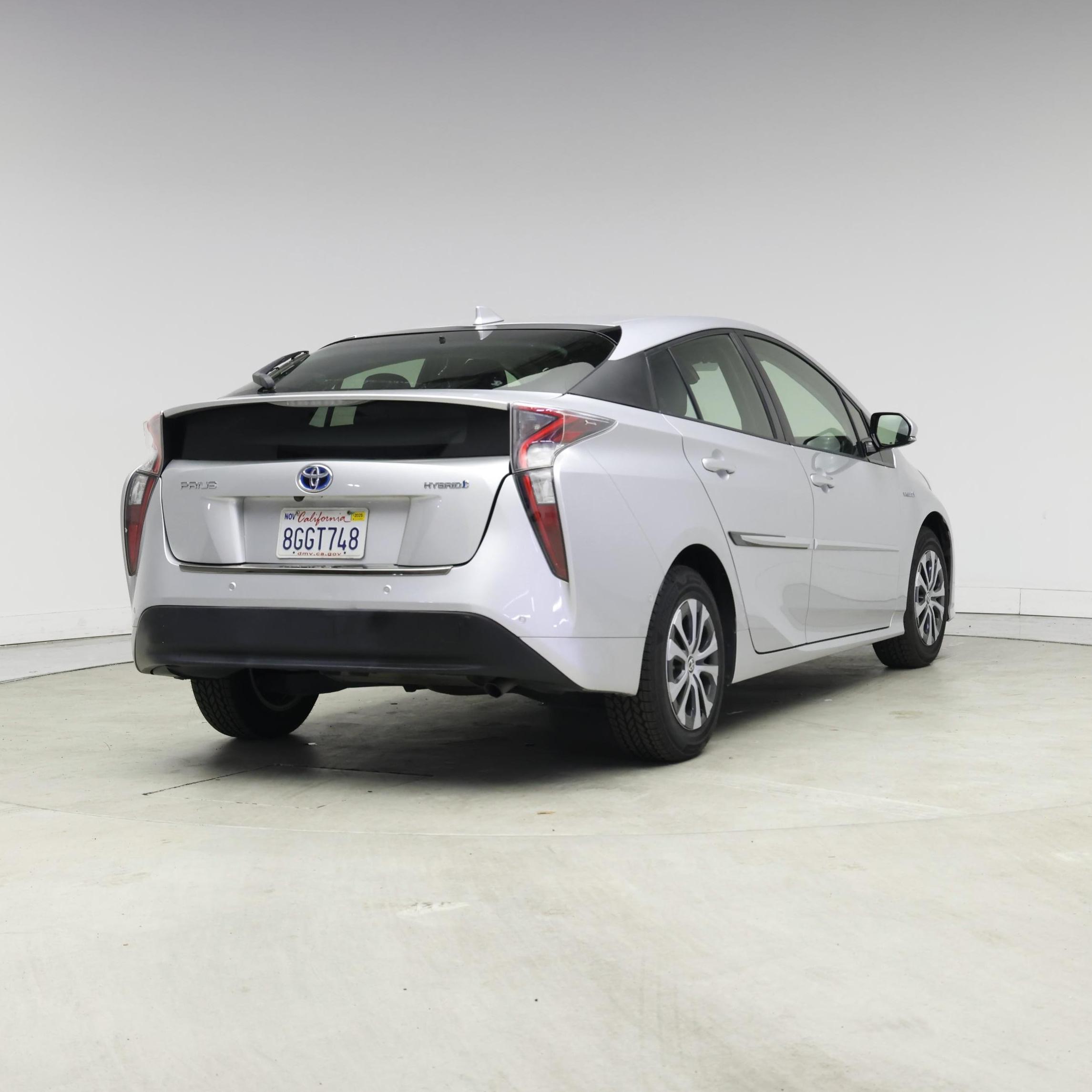 Thumbnail: 2018 Toyota Prius - 8