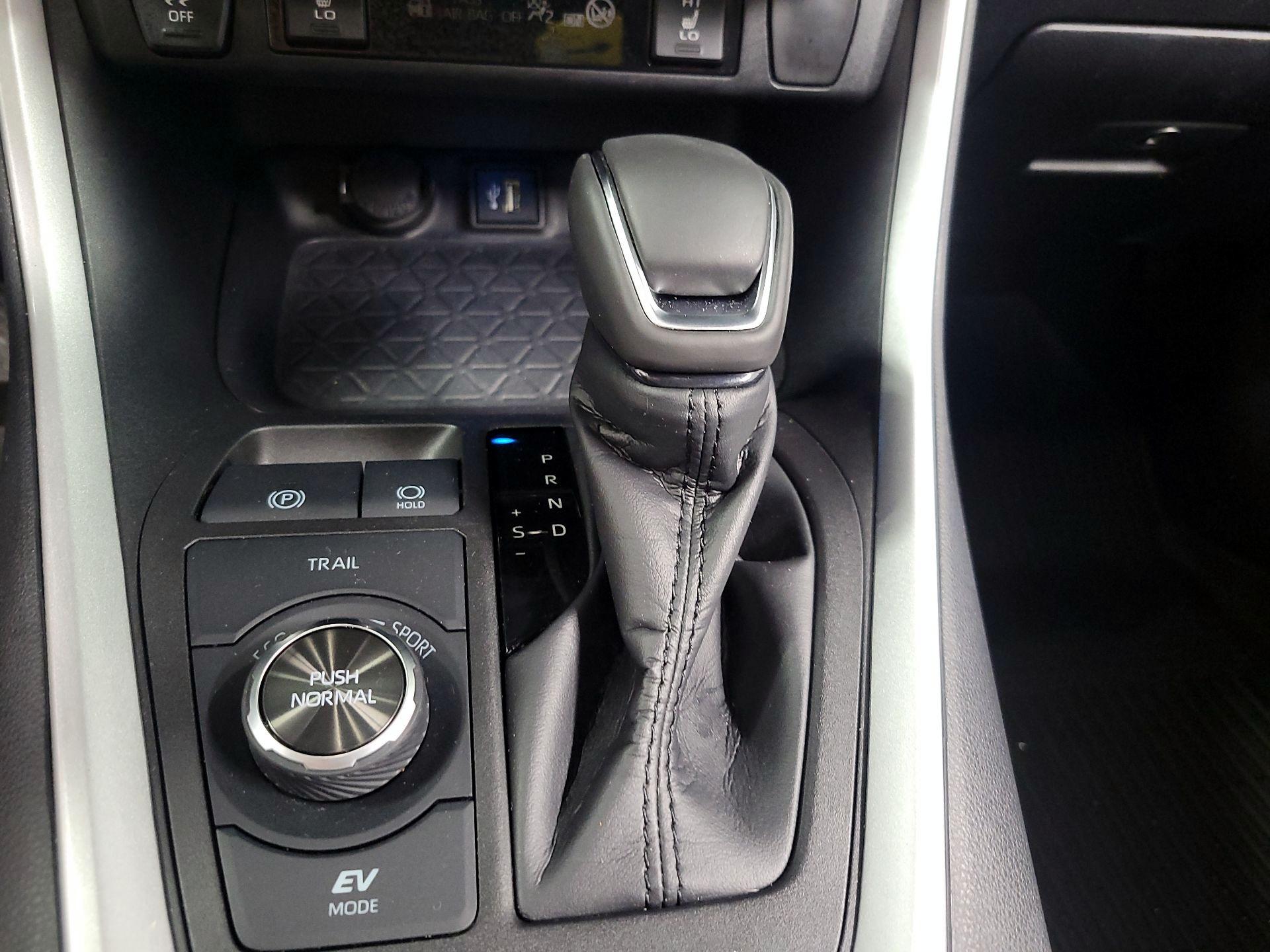 Thumbnail: 2024 Toyota RAV4 - 15