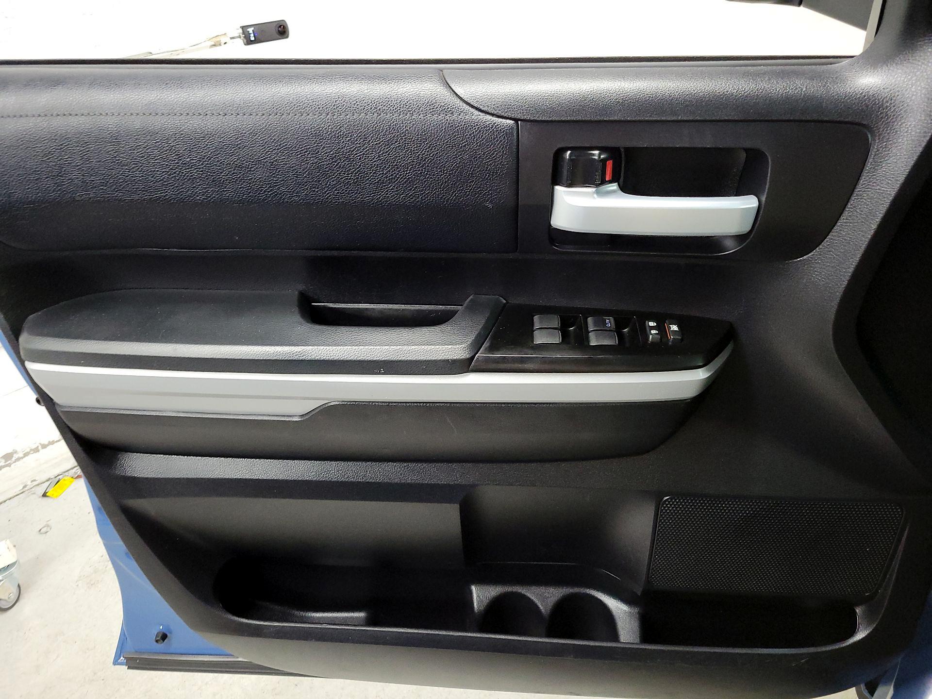 Thumbnail: 2021 Toyota Tundra - 12