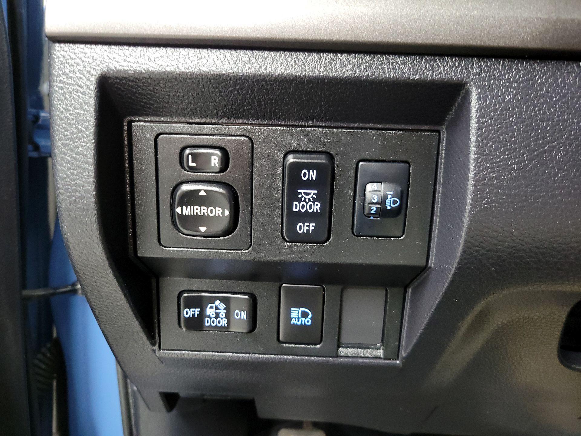 Thumbnail: 2021 Toyota Tundra - 13