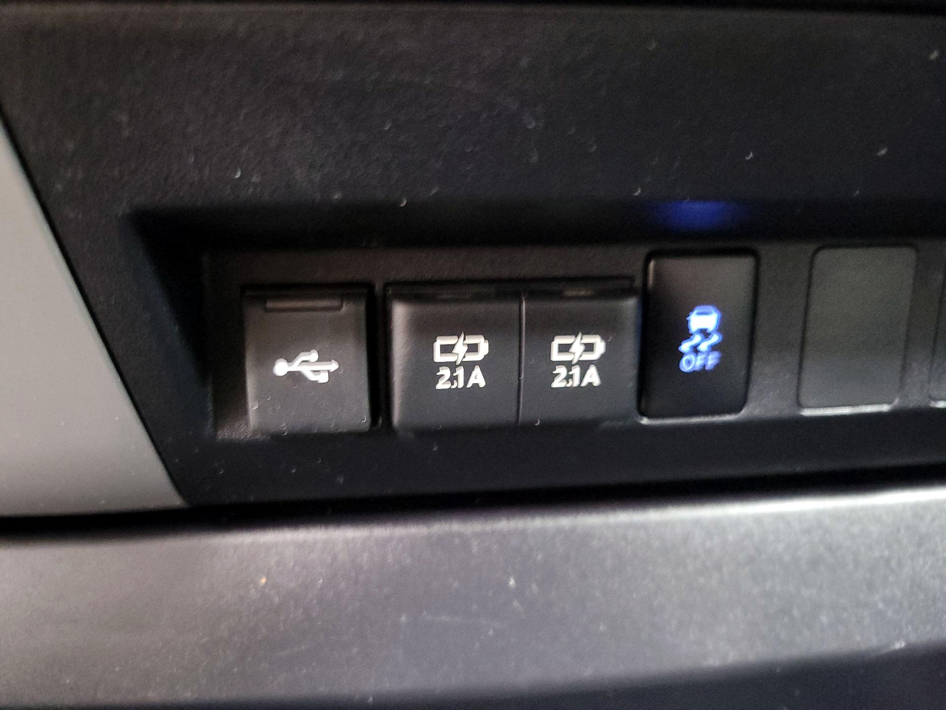 Thumbnail: 2021 Toyota Tundra - 18