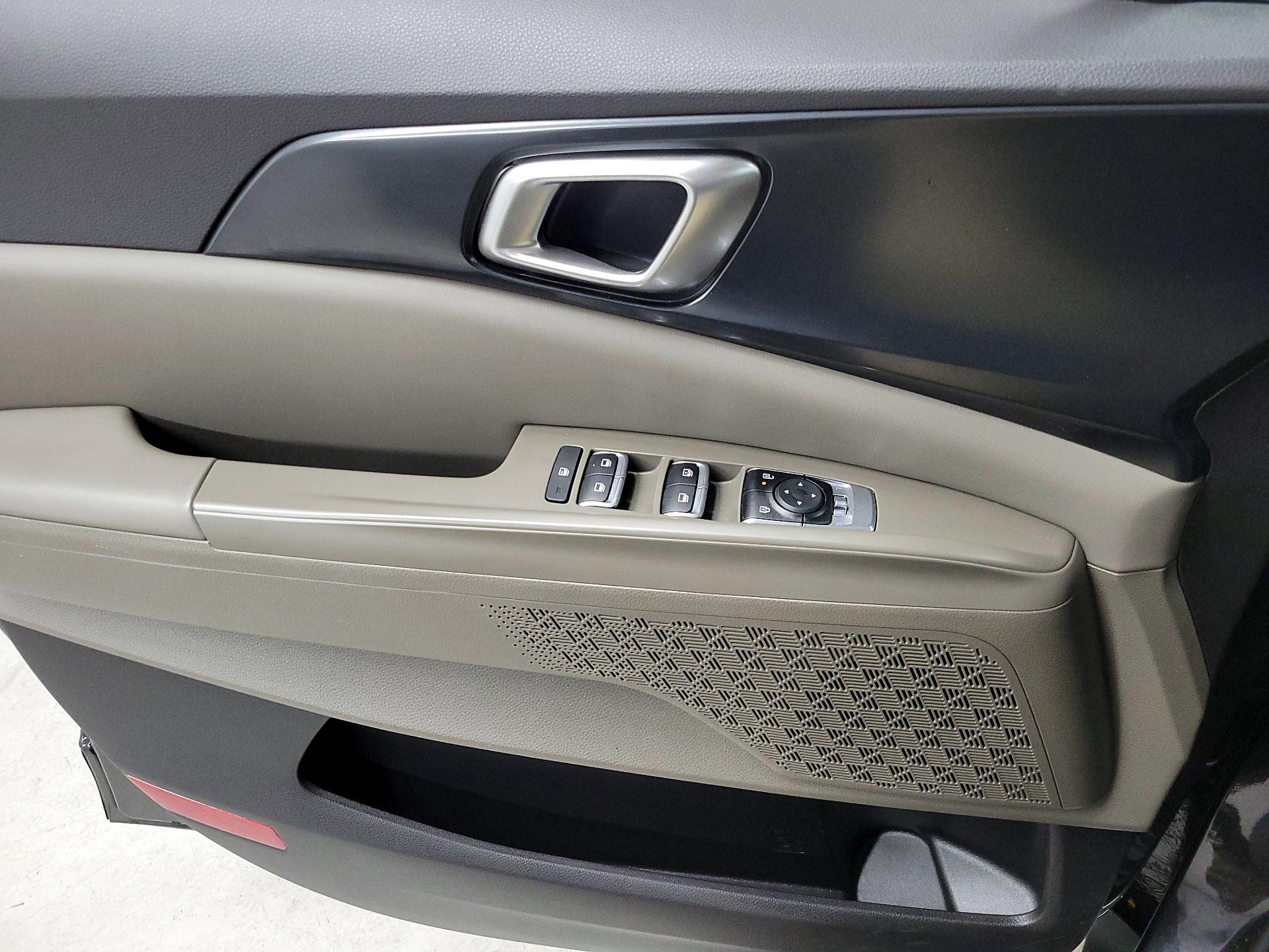 Thumbnail: 2025 Kia Carnival - 12