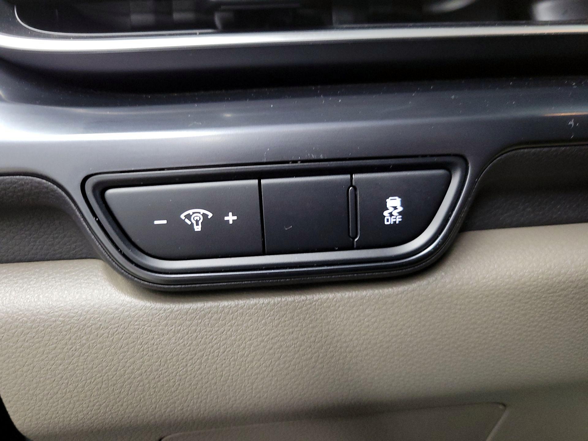 Thumbnail: 2025 Kia Carnival - 13