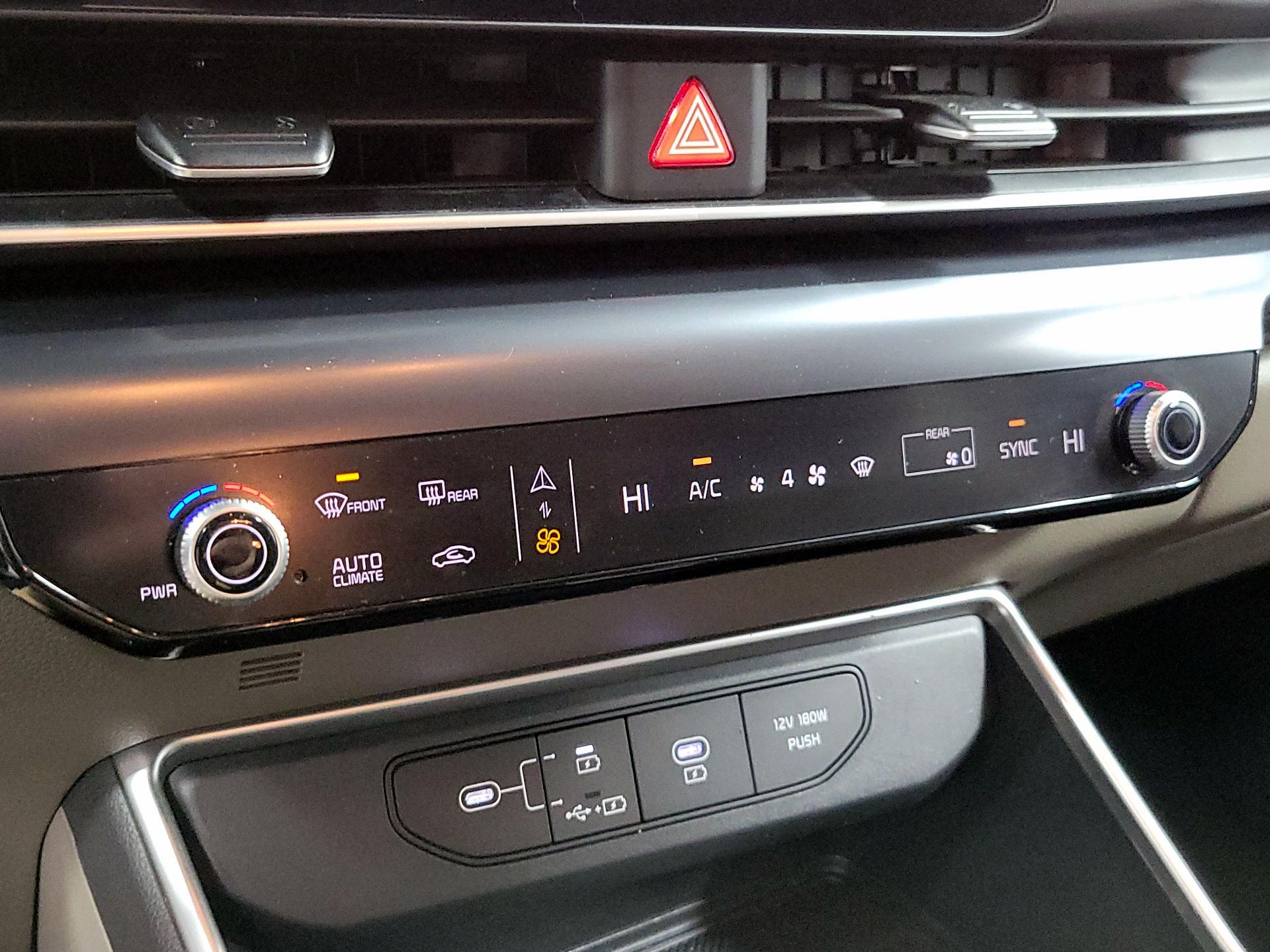 Thumbnail: 2025 Kia Carnival - 17