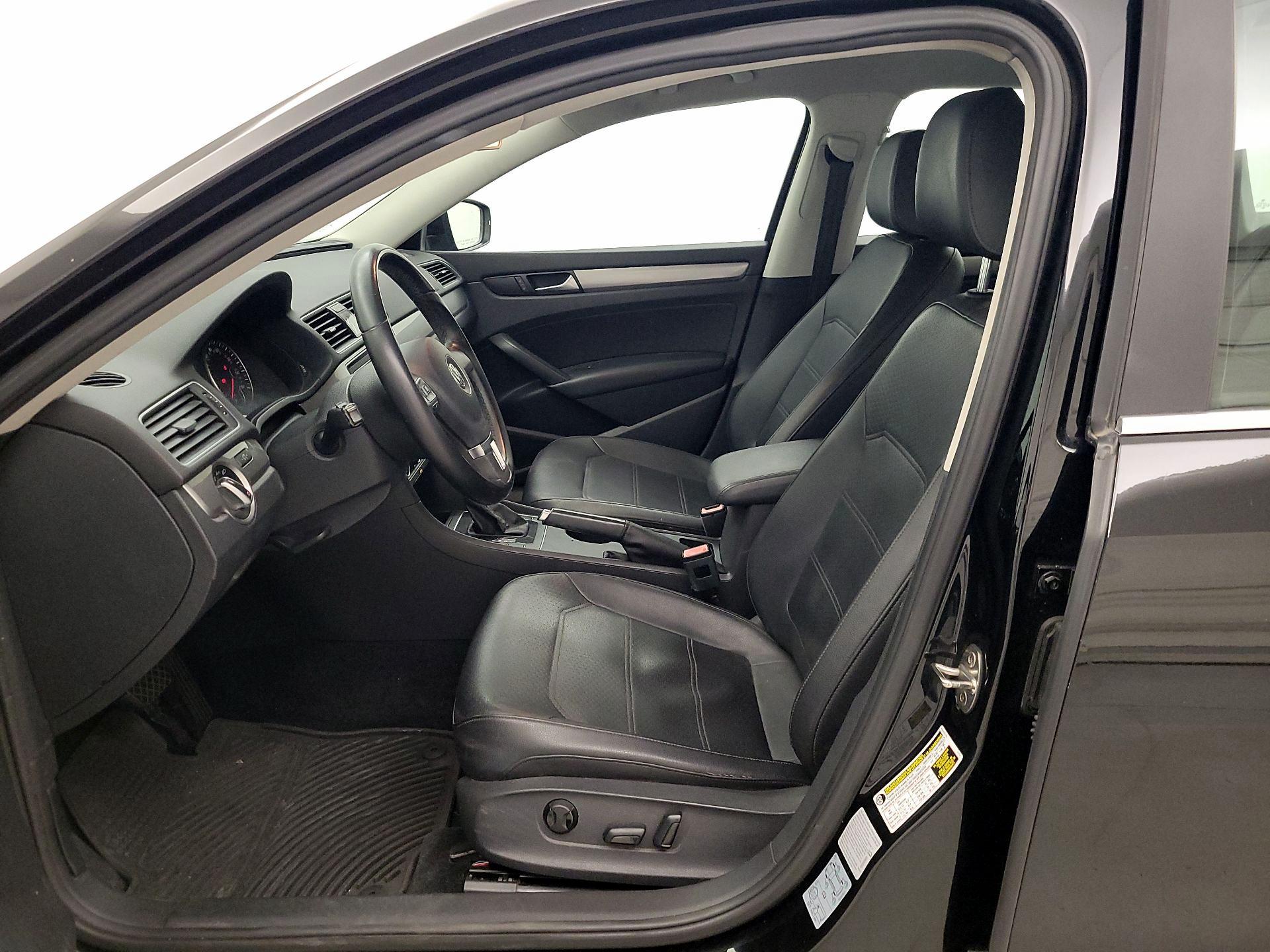 Thumbnail: 2015 Volkswagen Passat - 11