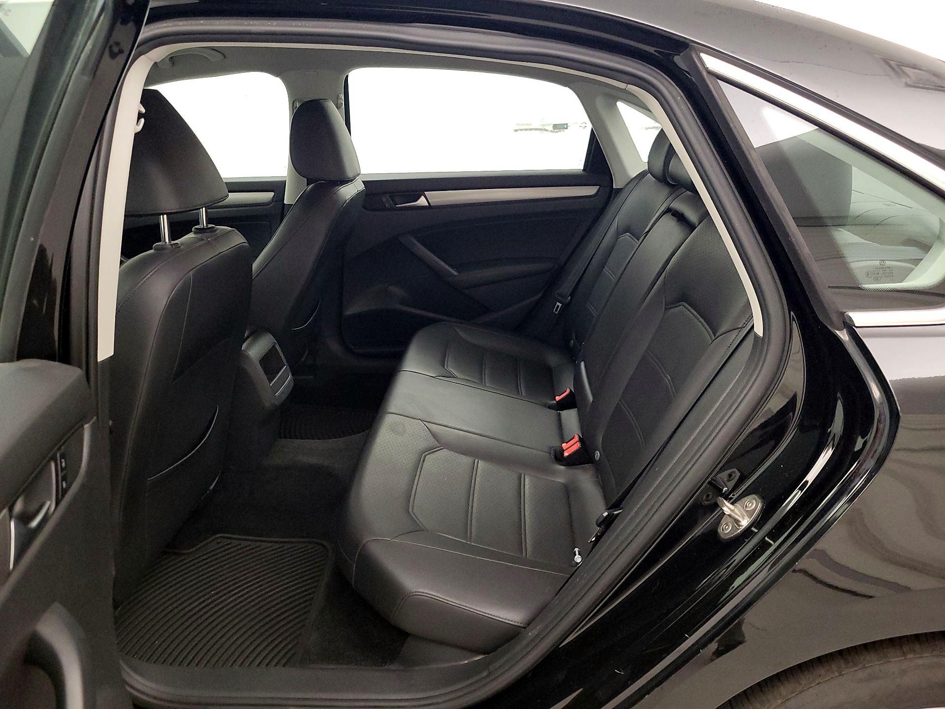 Thumbnail: 2015 Volkswagen Passat - 19