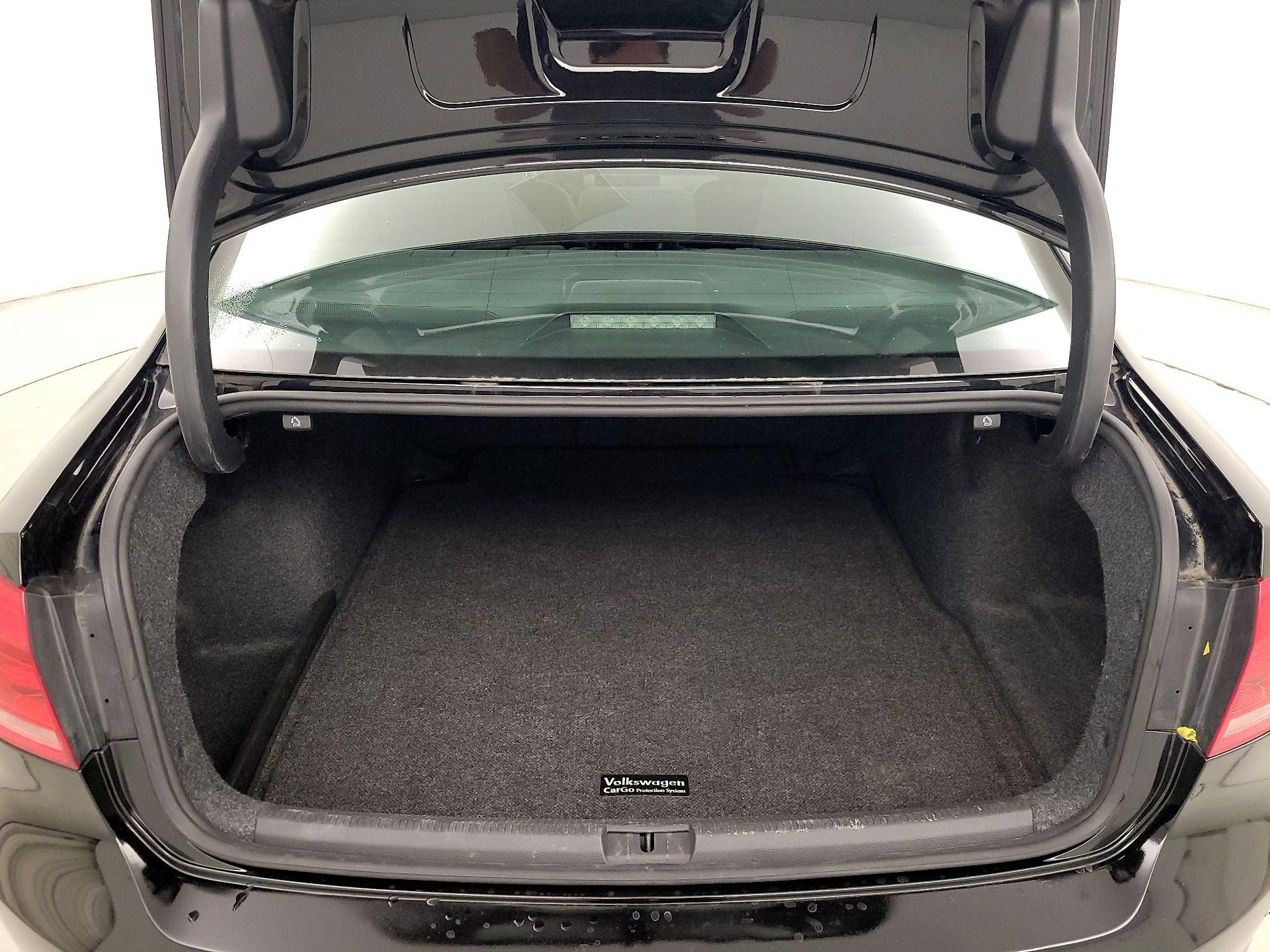 Thumbnail: 2015 Volkswagen Passat - 20