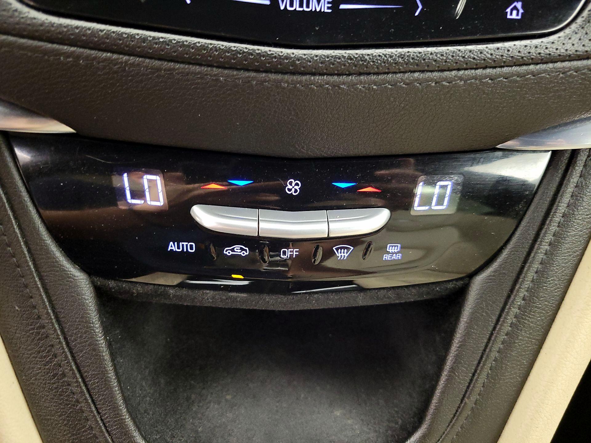 Thumbnail: 2018 Cadillac XT5 - 16