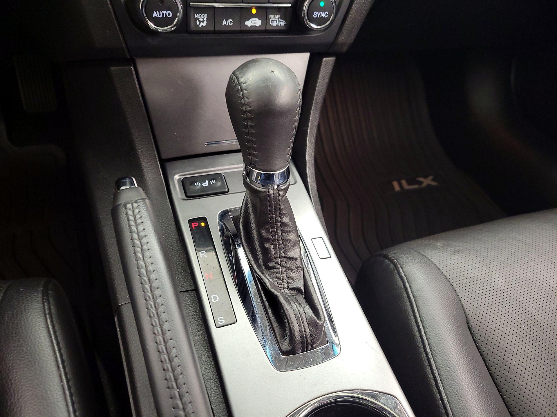 Thumbnail: 2015 Acura ILX - 17