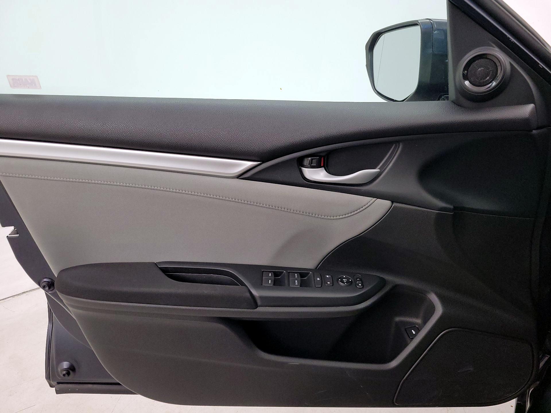 Thumbnail: 2016 Honda Civic - 12