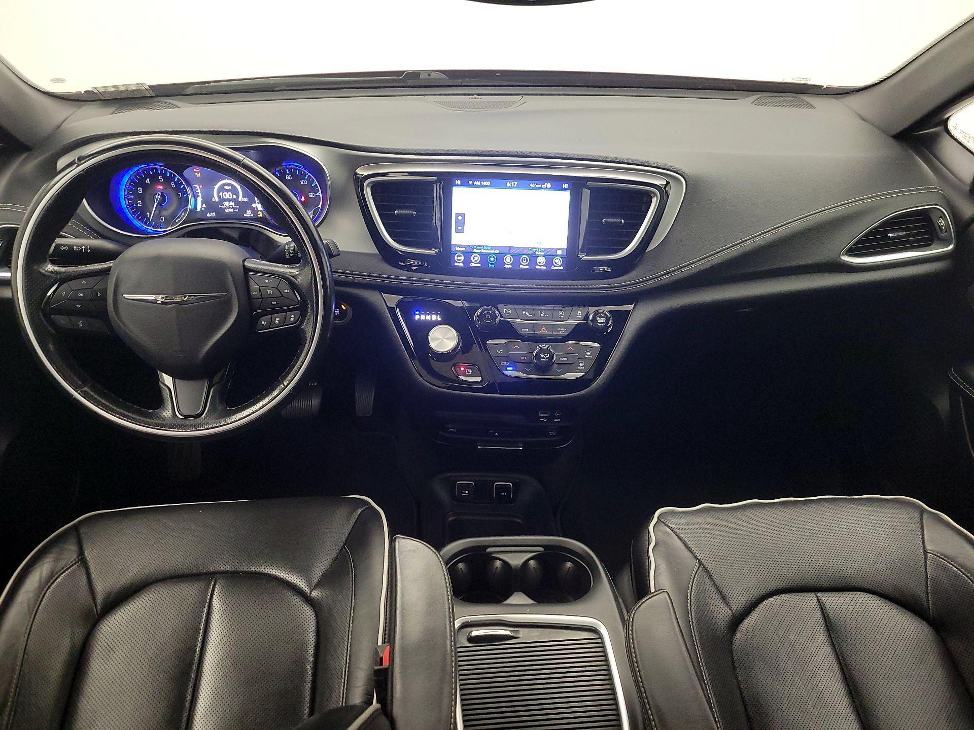 Thumbnail: 2019 Chrysler Pacifica - 9