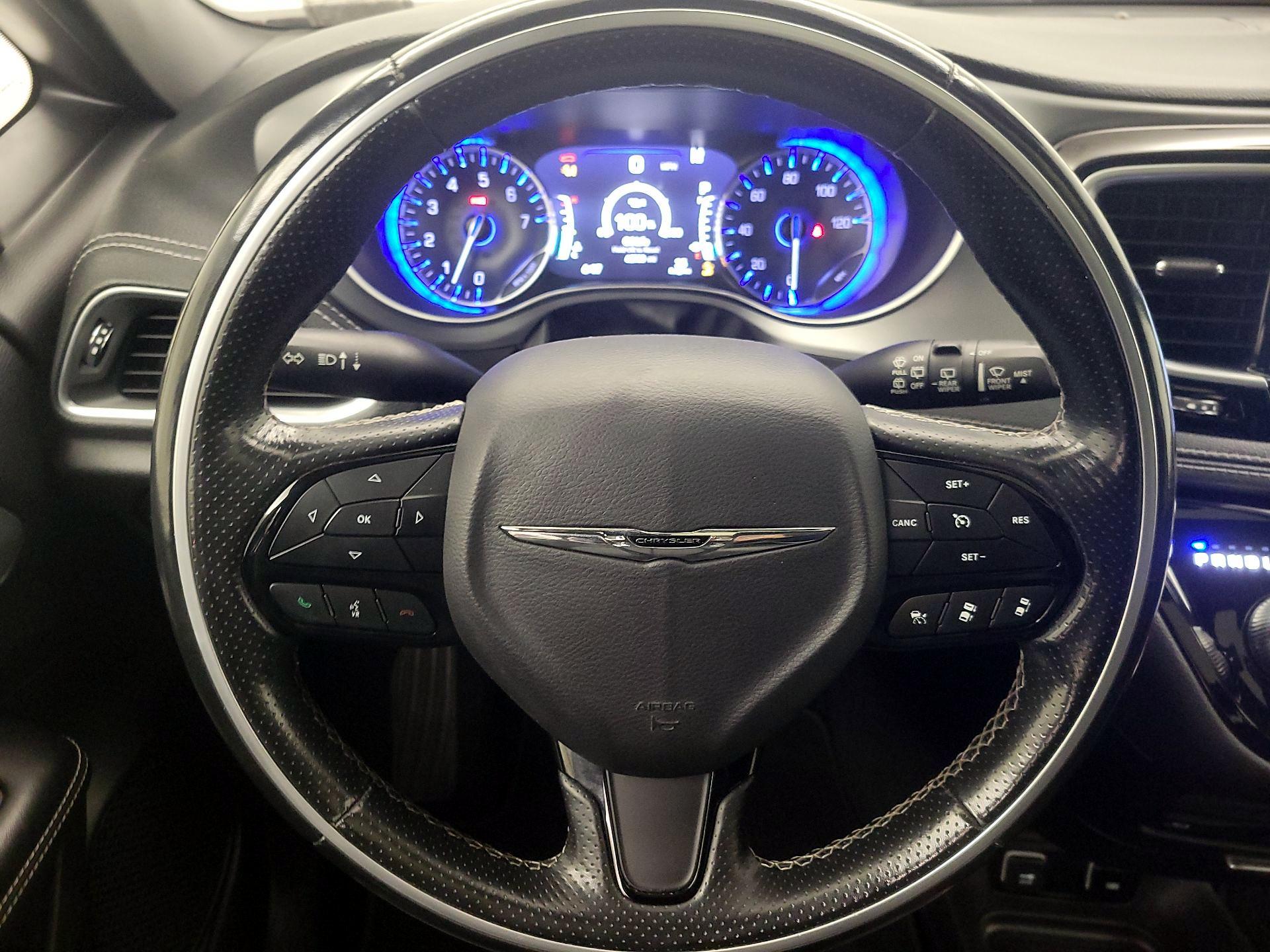 Thumbnail: 2019 Chrysler Pacifica - 10