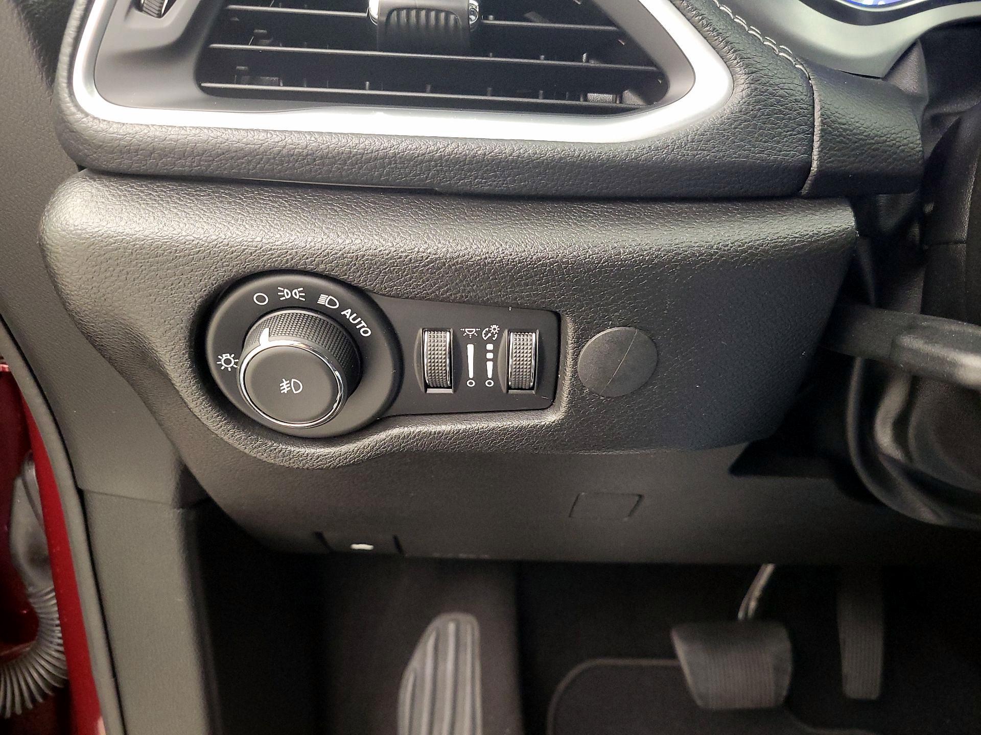 Thumbnail: 2019 Chrysler Pacifica - 13