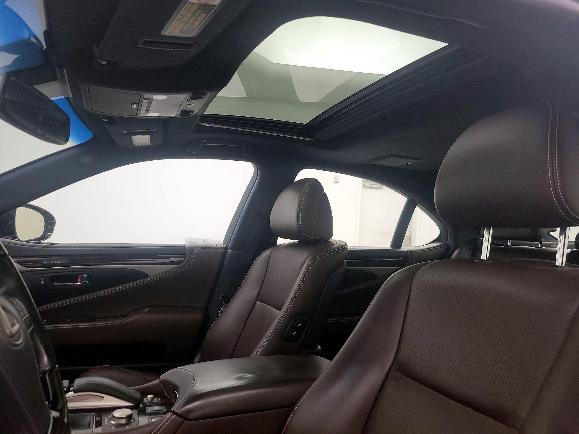 Thumbnail: 2017 Lexus LS - 19