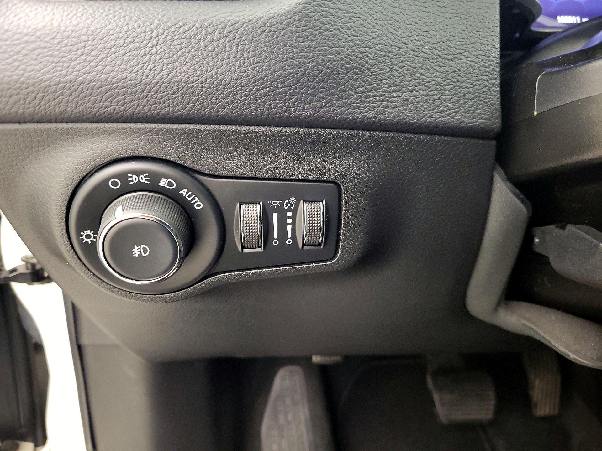 Thumbnail: 2018 Jeep Compass - 13