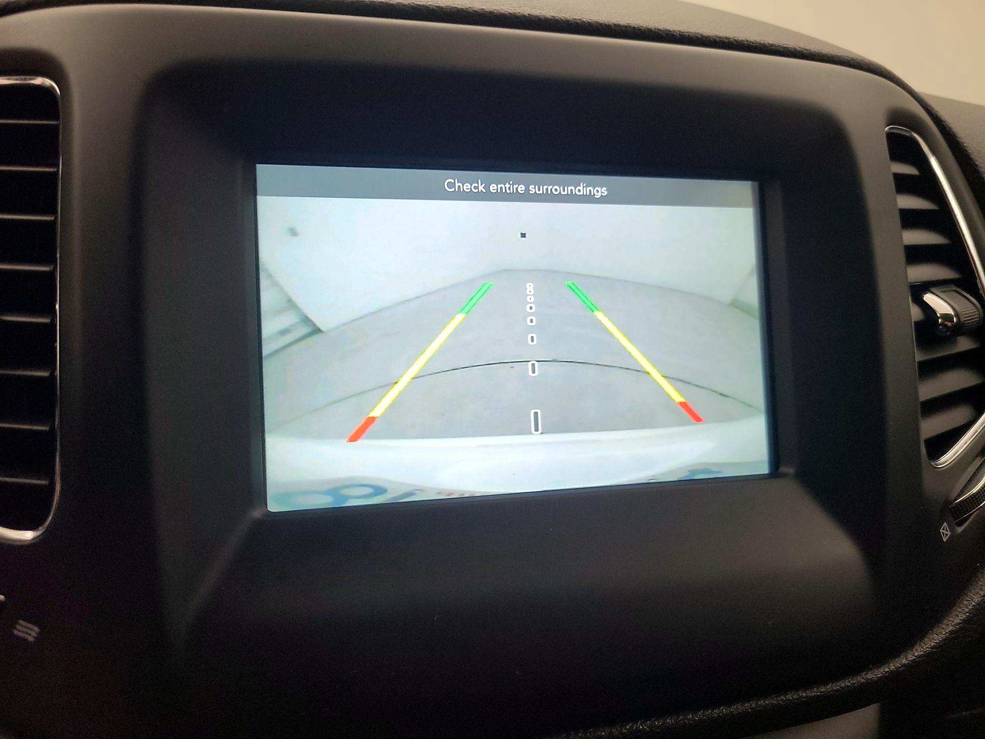 Thumbnail: 2018 Jeep Compass - 14