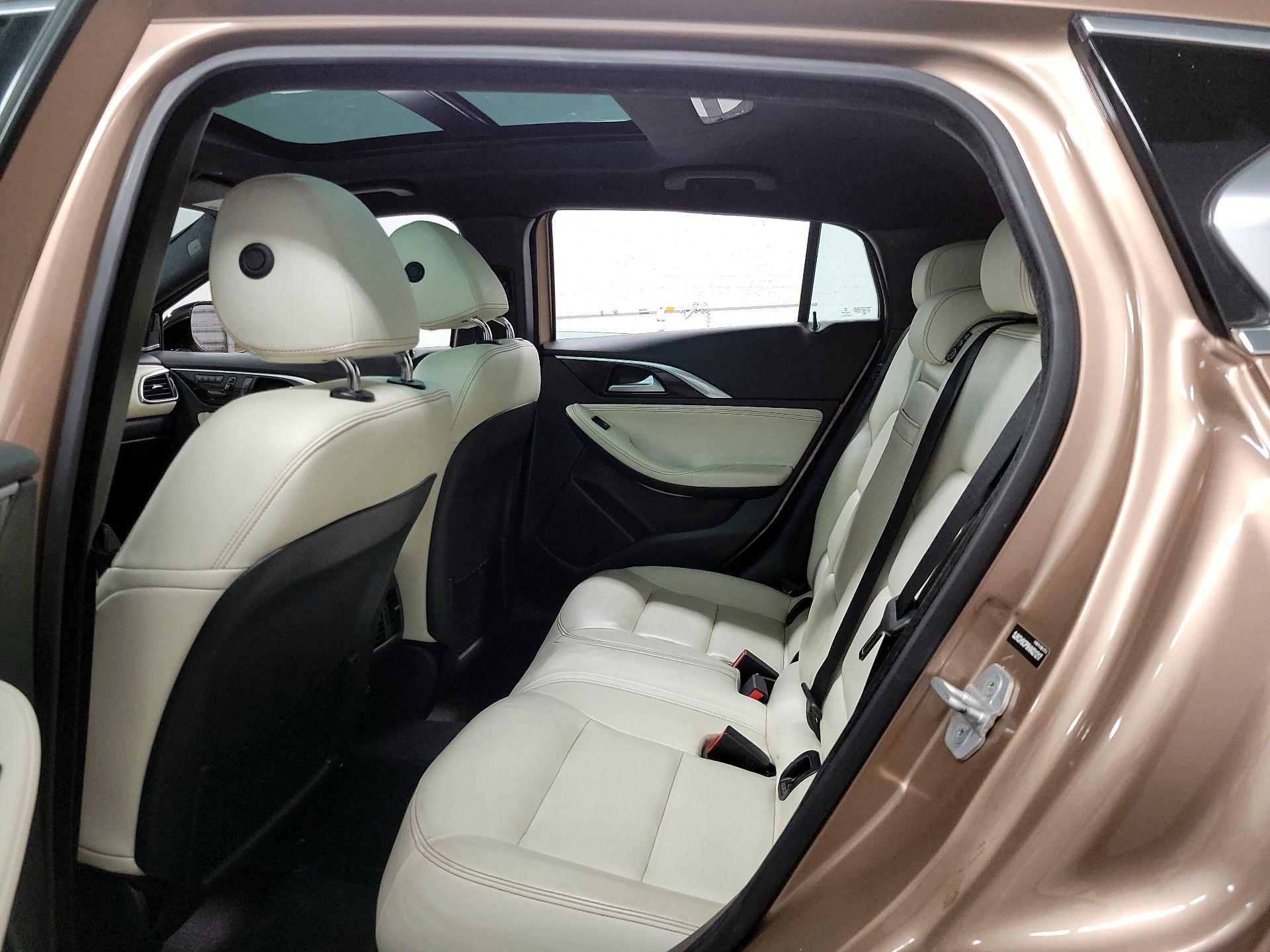 Thumbnail: 2017 INFINITI QX30 - 17