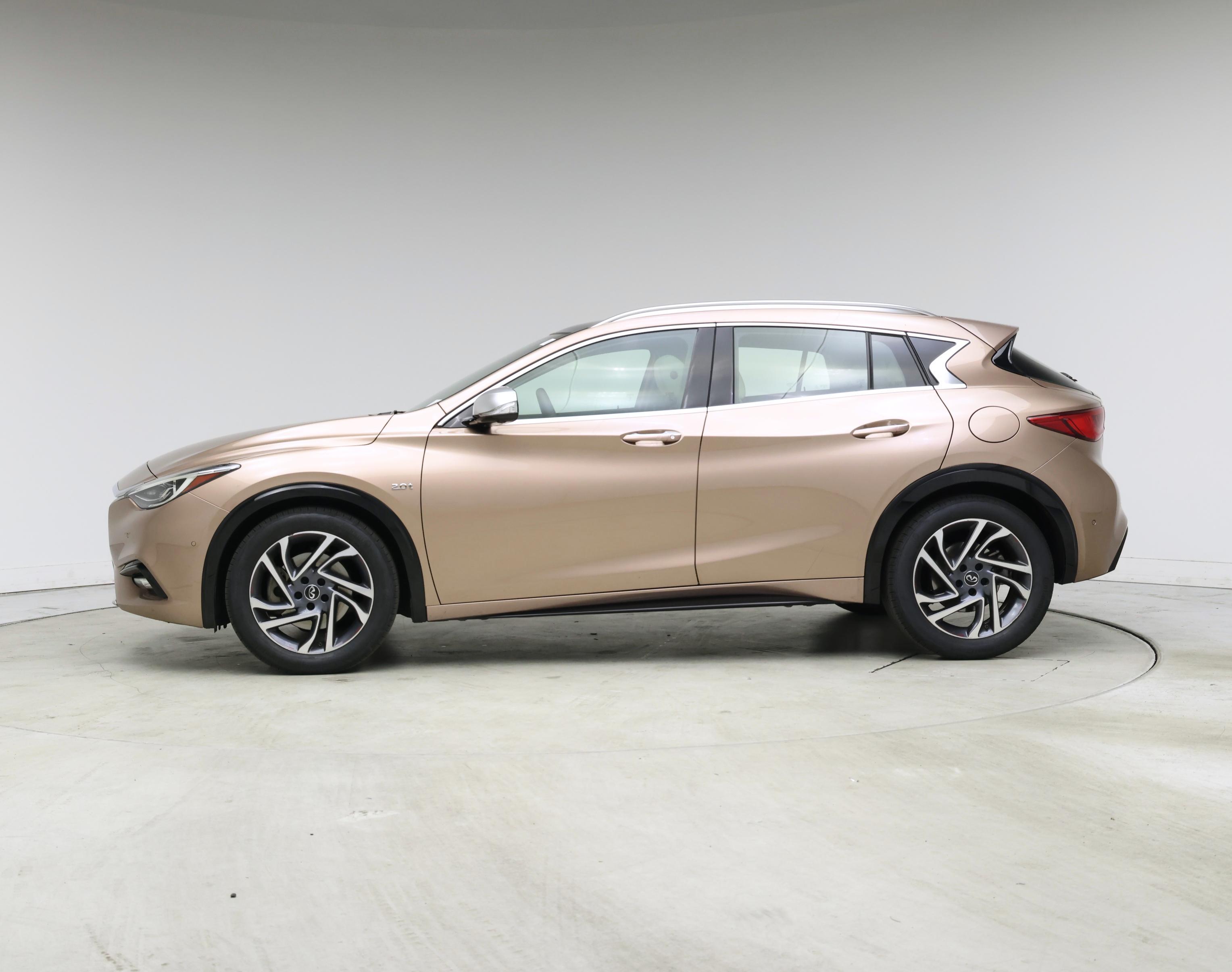 Thumbnail: 2017 INFINITI QX30 - 3