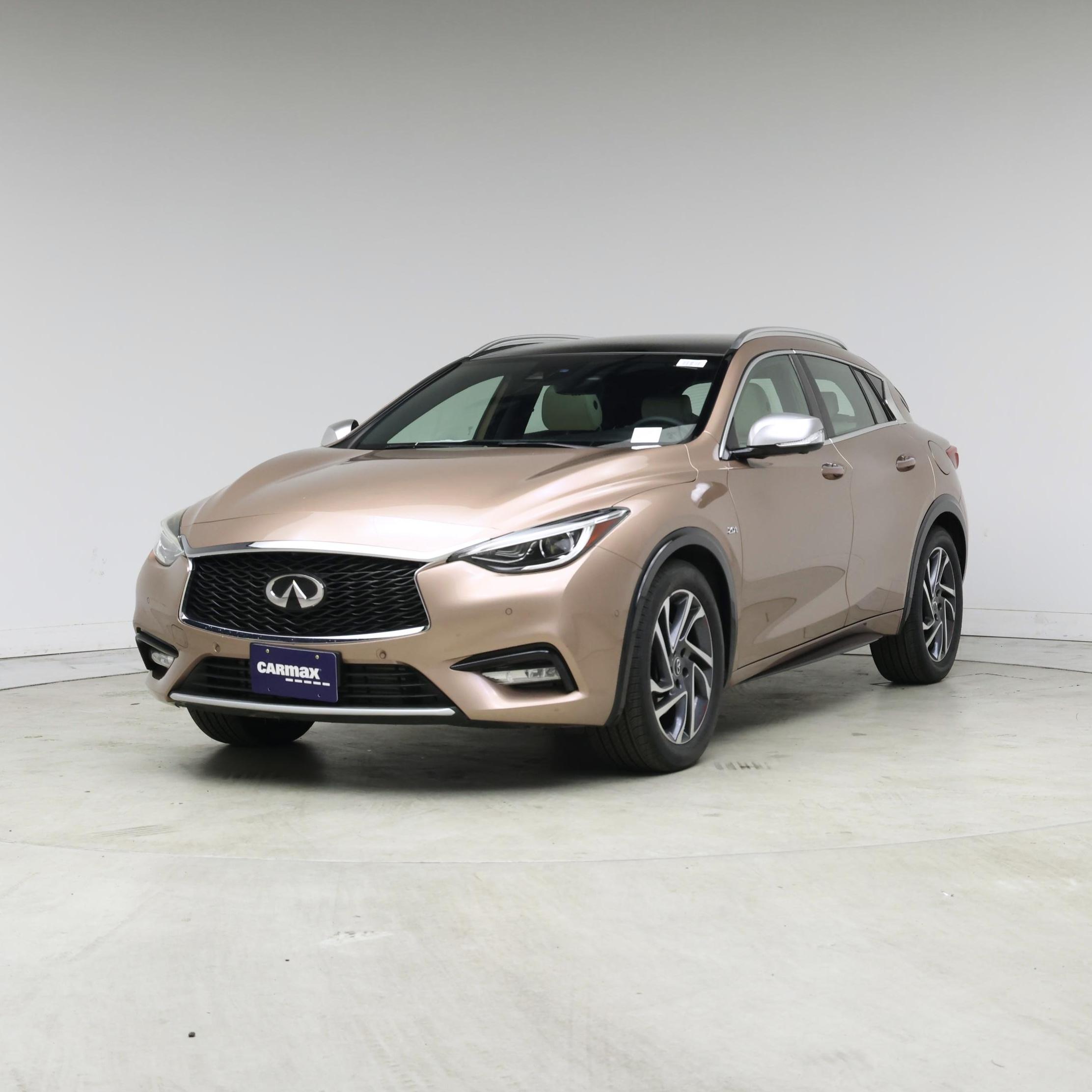 Thumbnail: 2017 INFINITI QX30 - 4