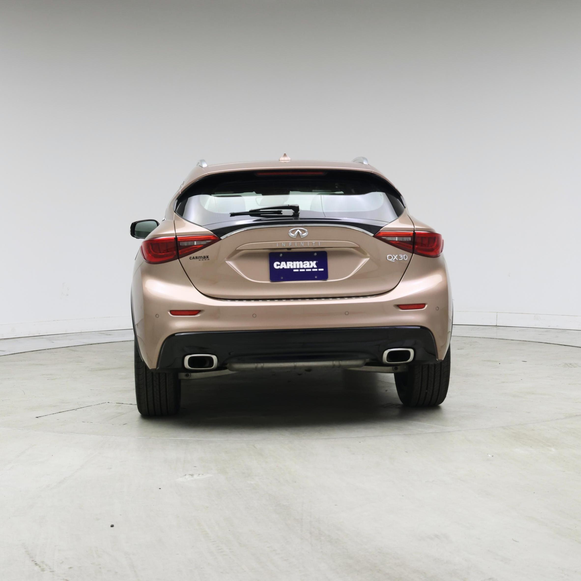 Thumbnail: 2017 INFINITI QX30 - 6