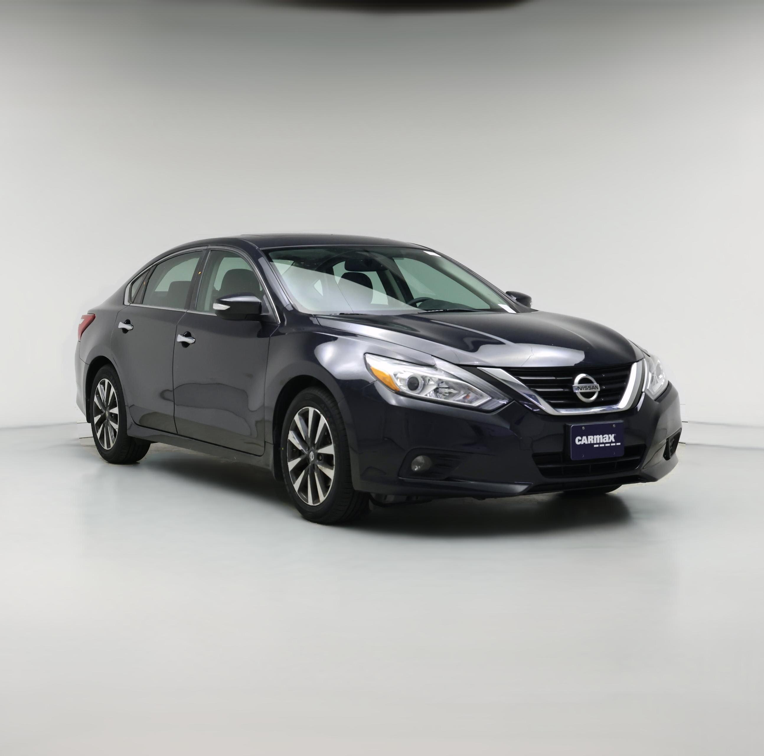 Thumbnail: 2017 Nissan Altima - 1