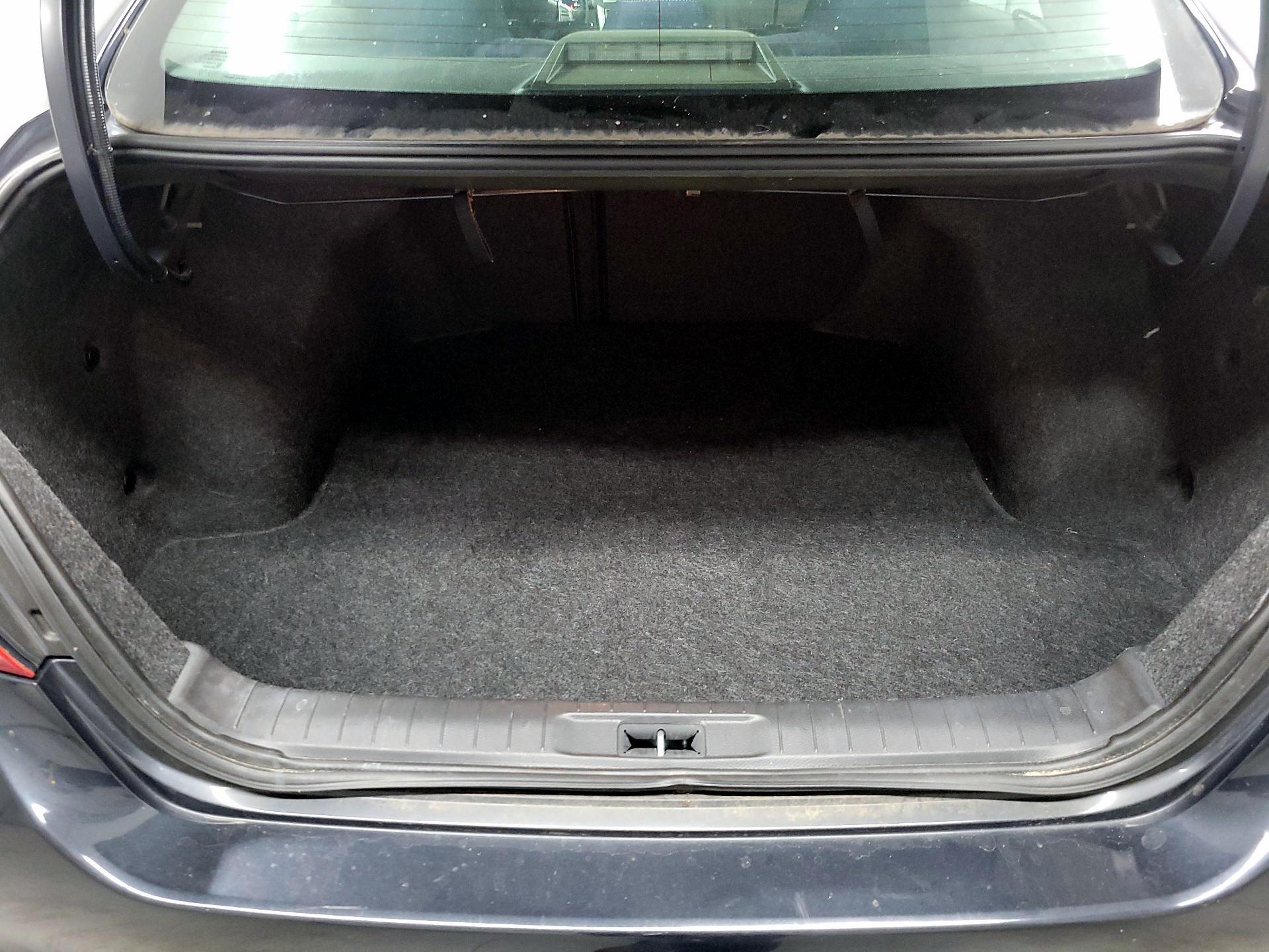 Thumbnail: 2017 Nissan Altima - 17