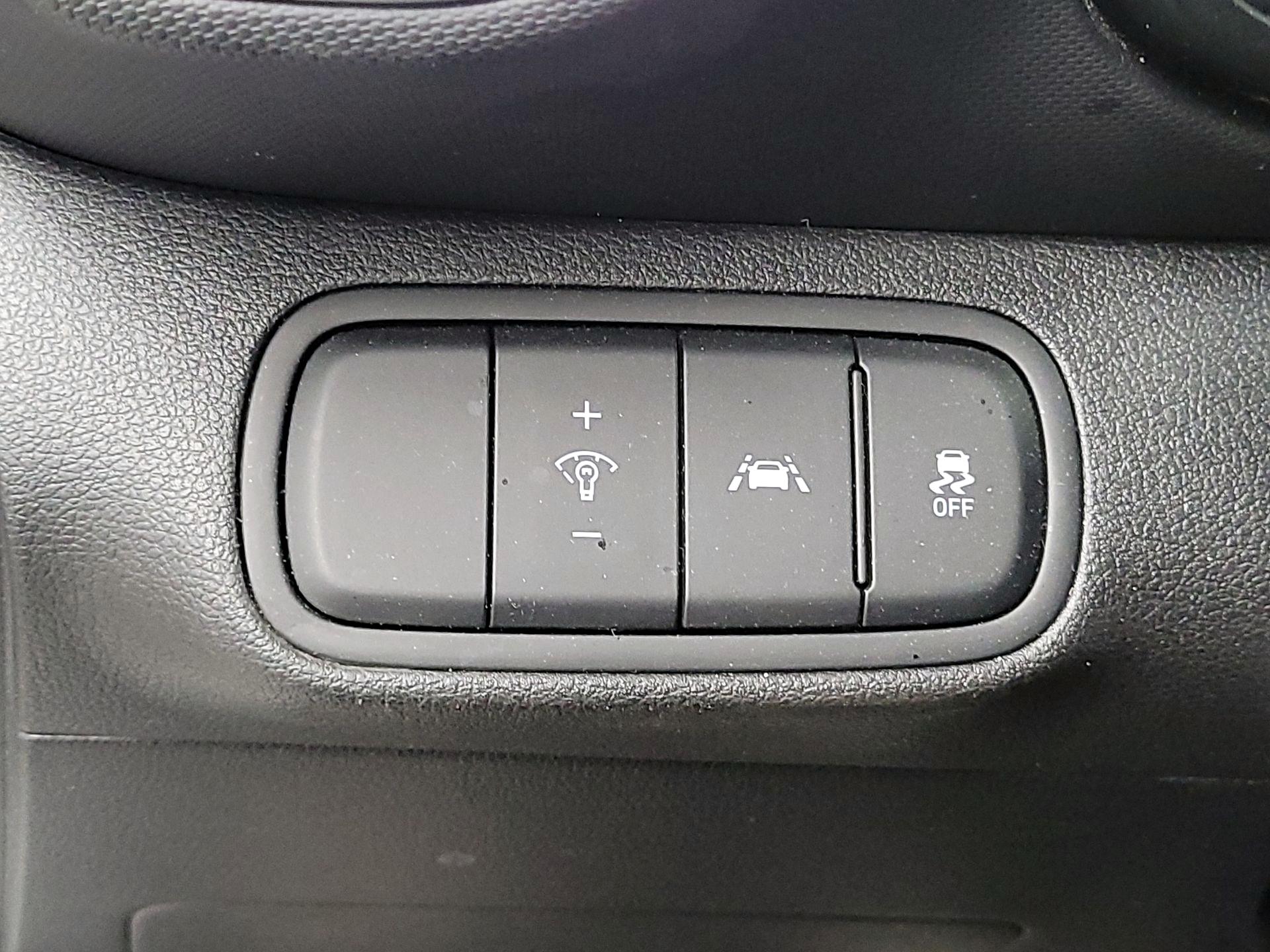 Thumbnail: 2020 Hyundai Venue - 13