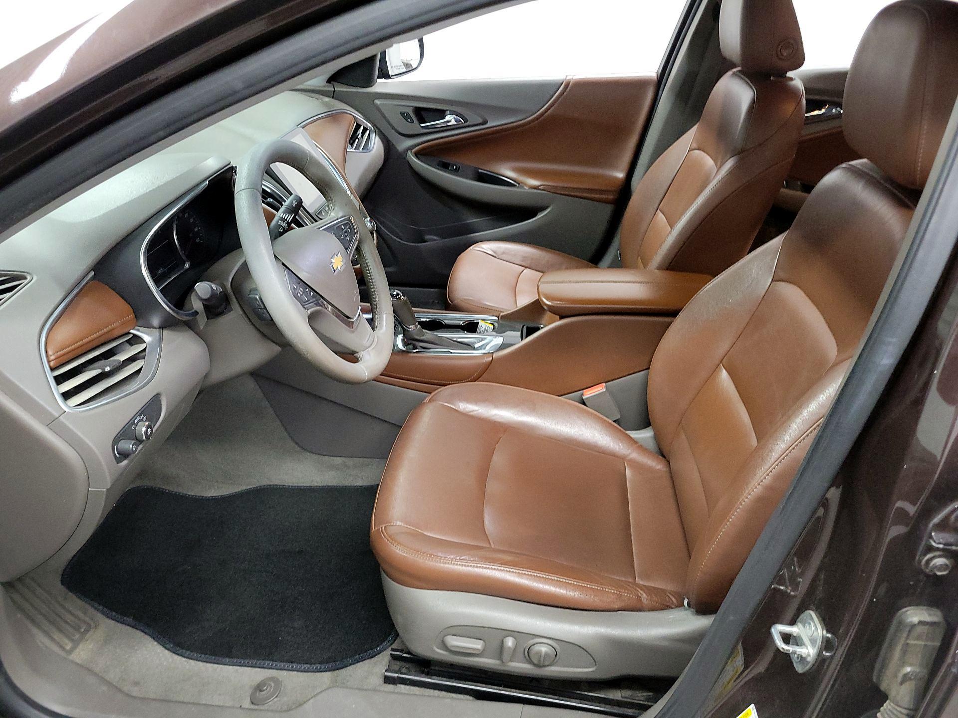 Thumbnail: 2016 Chevrolet Malibu - 11