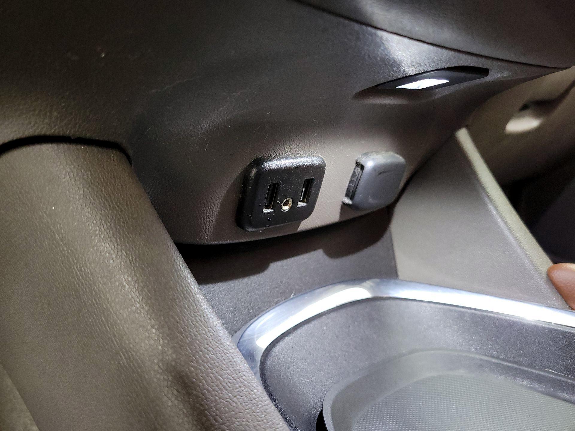 Thumbnail: 2016 Chevrolet Malibu - 18