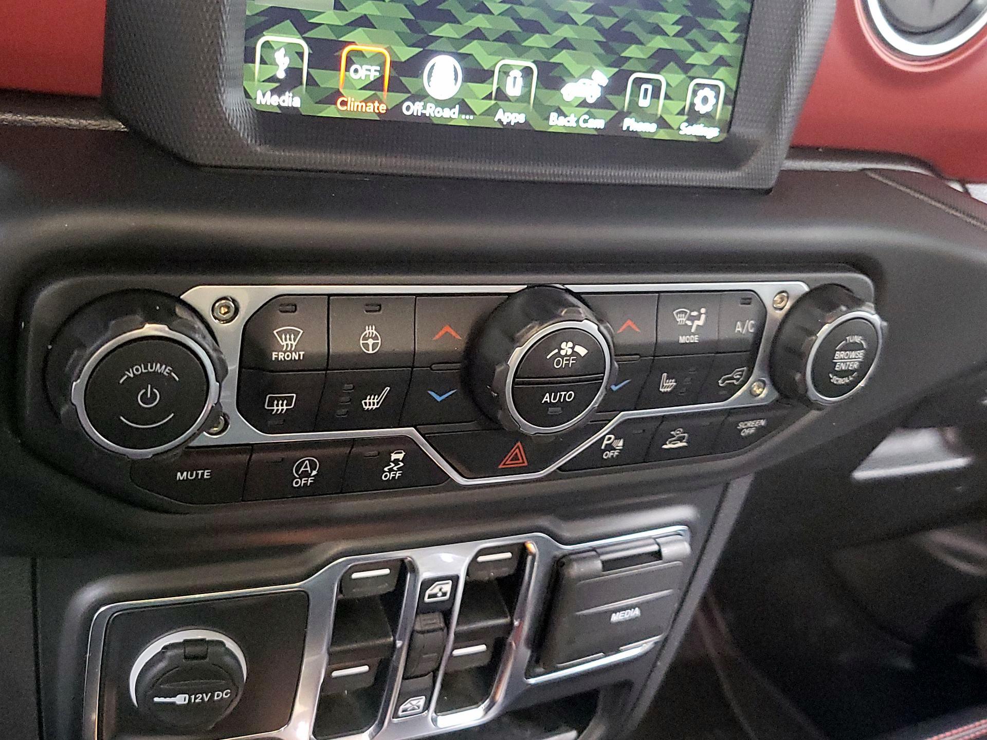 Thumbnail: 2022 Jeep Wrangler - 15