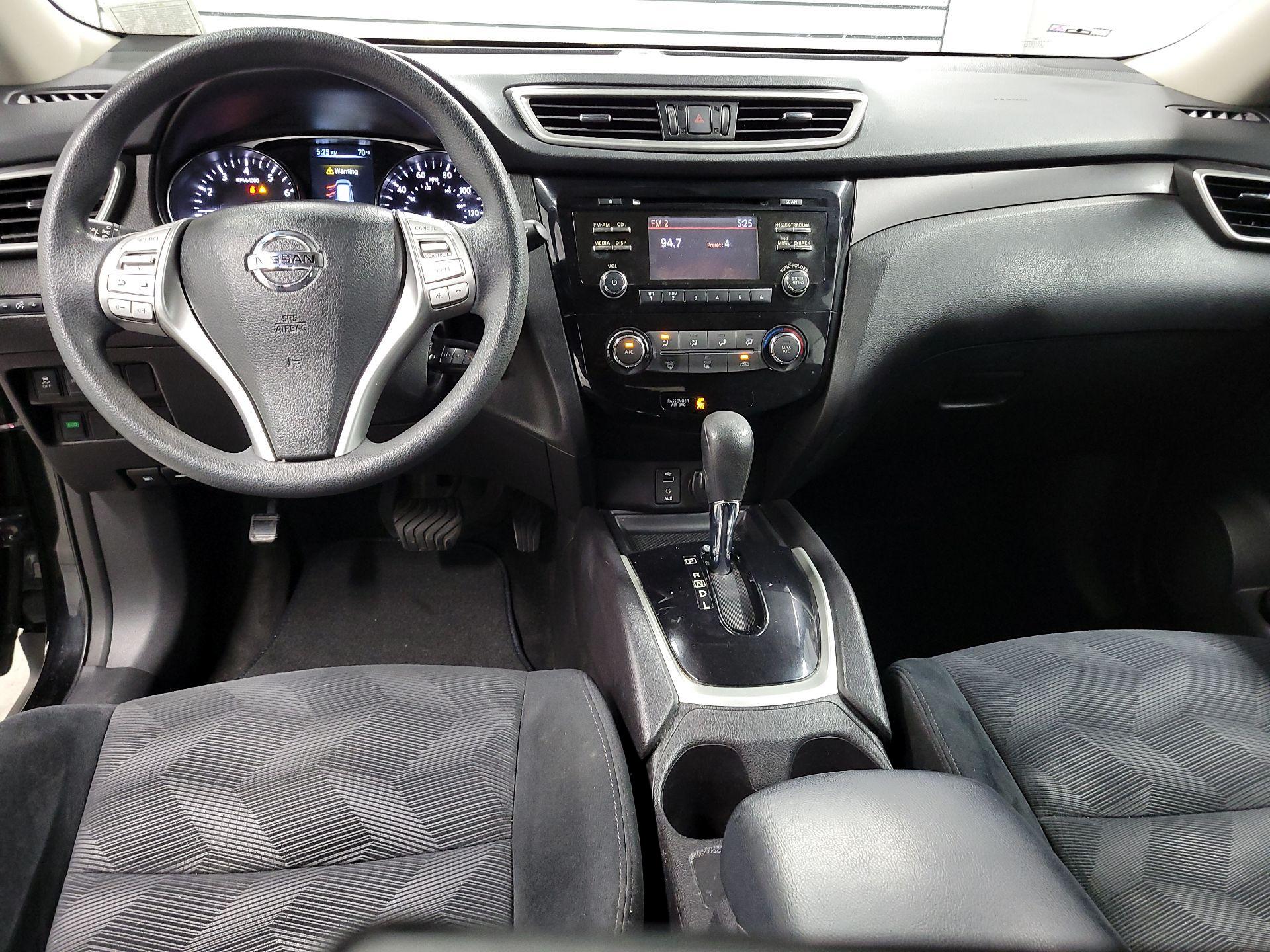 Thumbnail: 2015 Nissan Rogue - 9