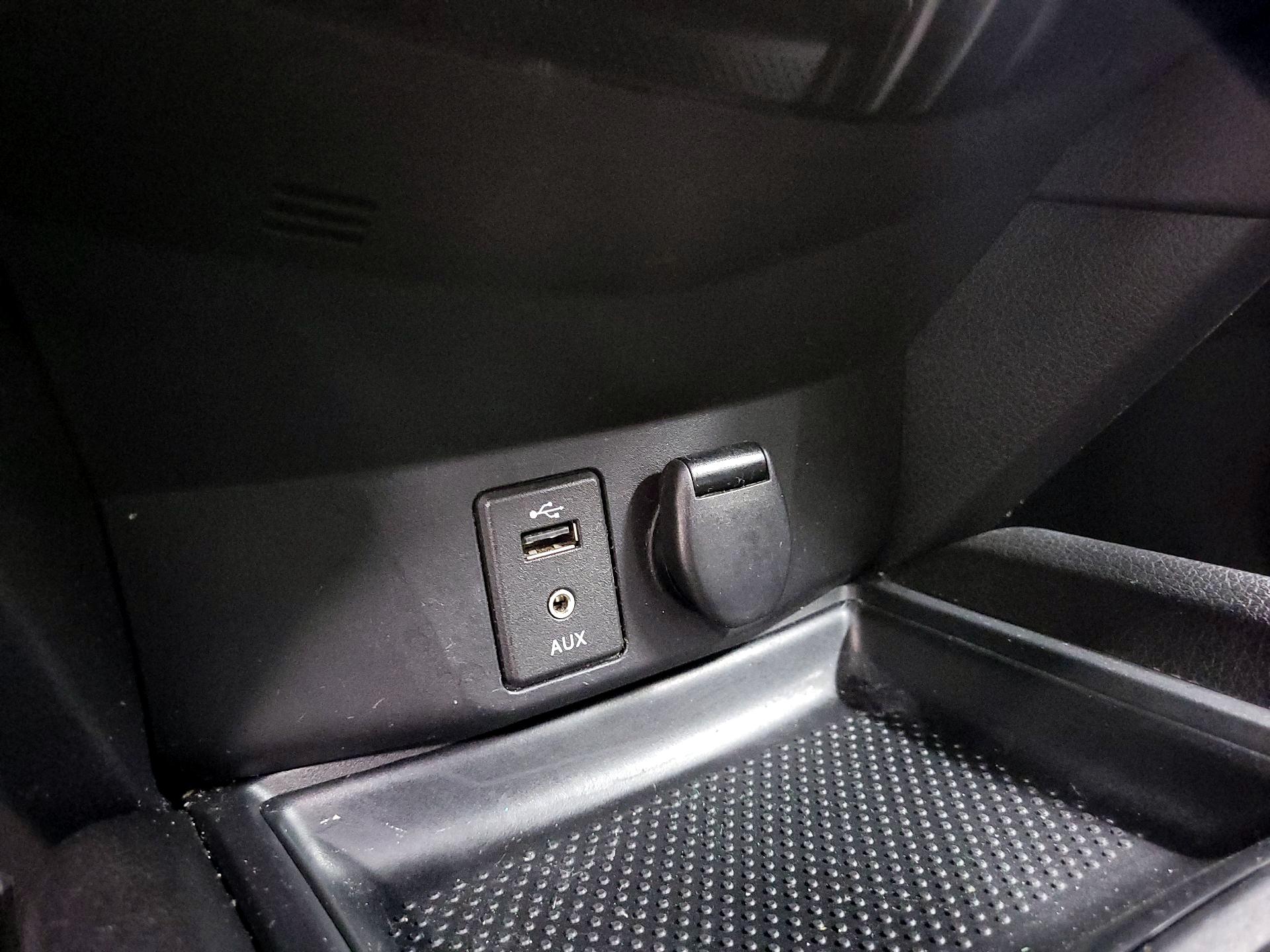 Thumbnail: 2015 Nissan Rogue - 18