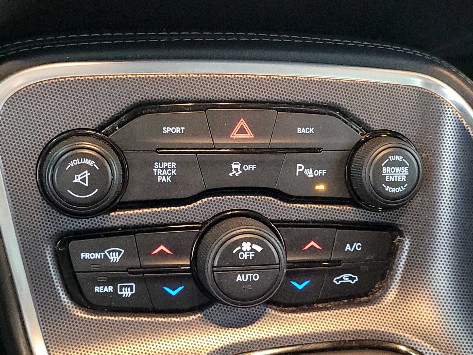 Thumbnail: 2015 Dodge Challenger - 13