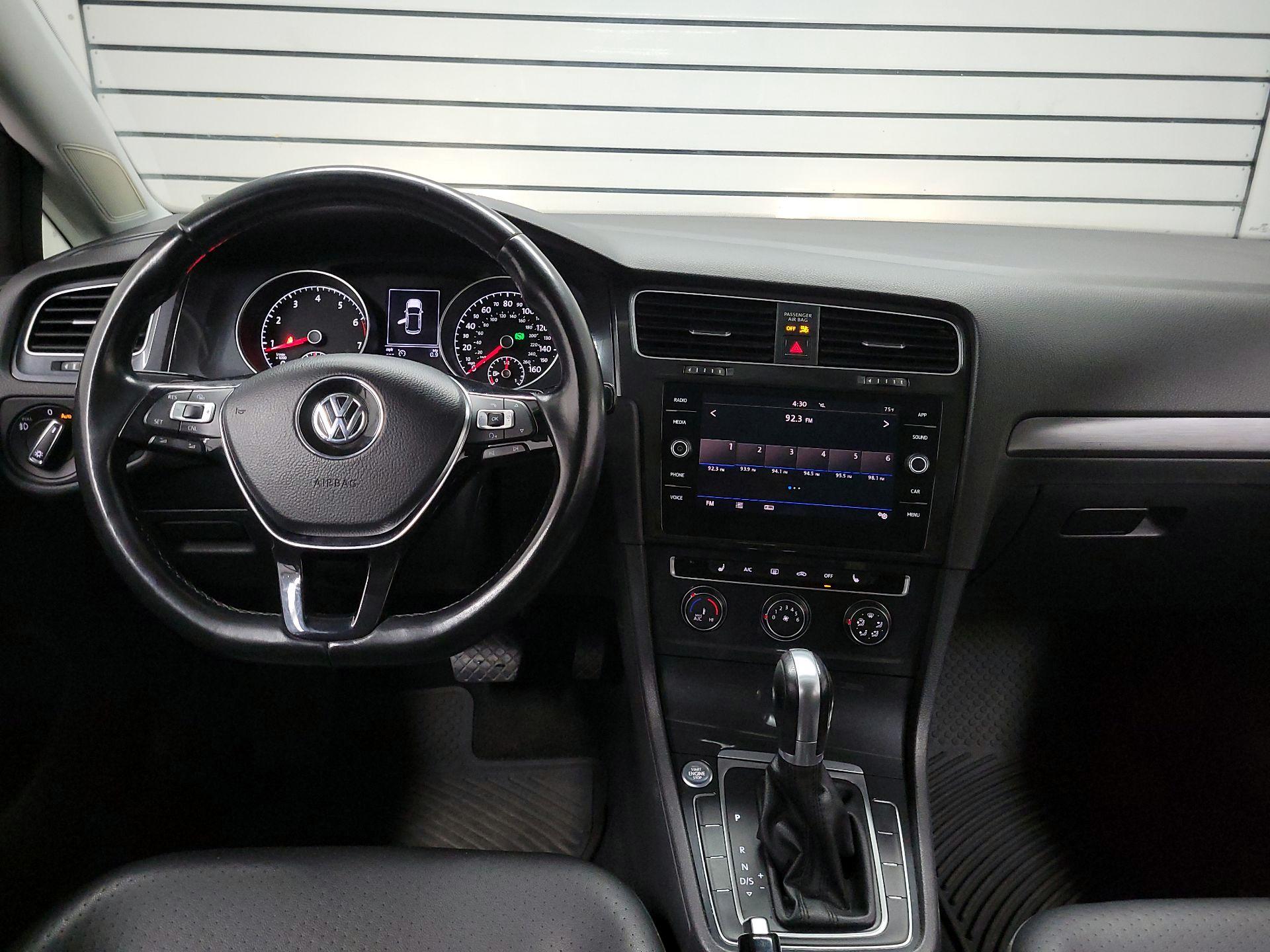 Thumbnail: 2018 Volkswagen Golf - 9