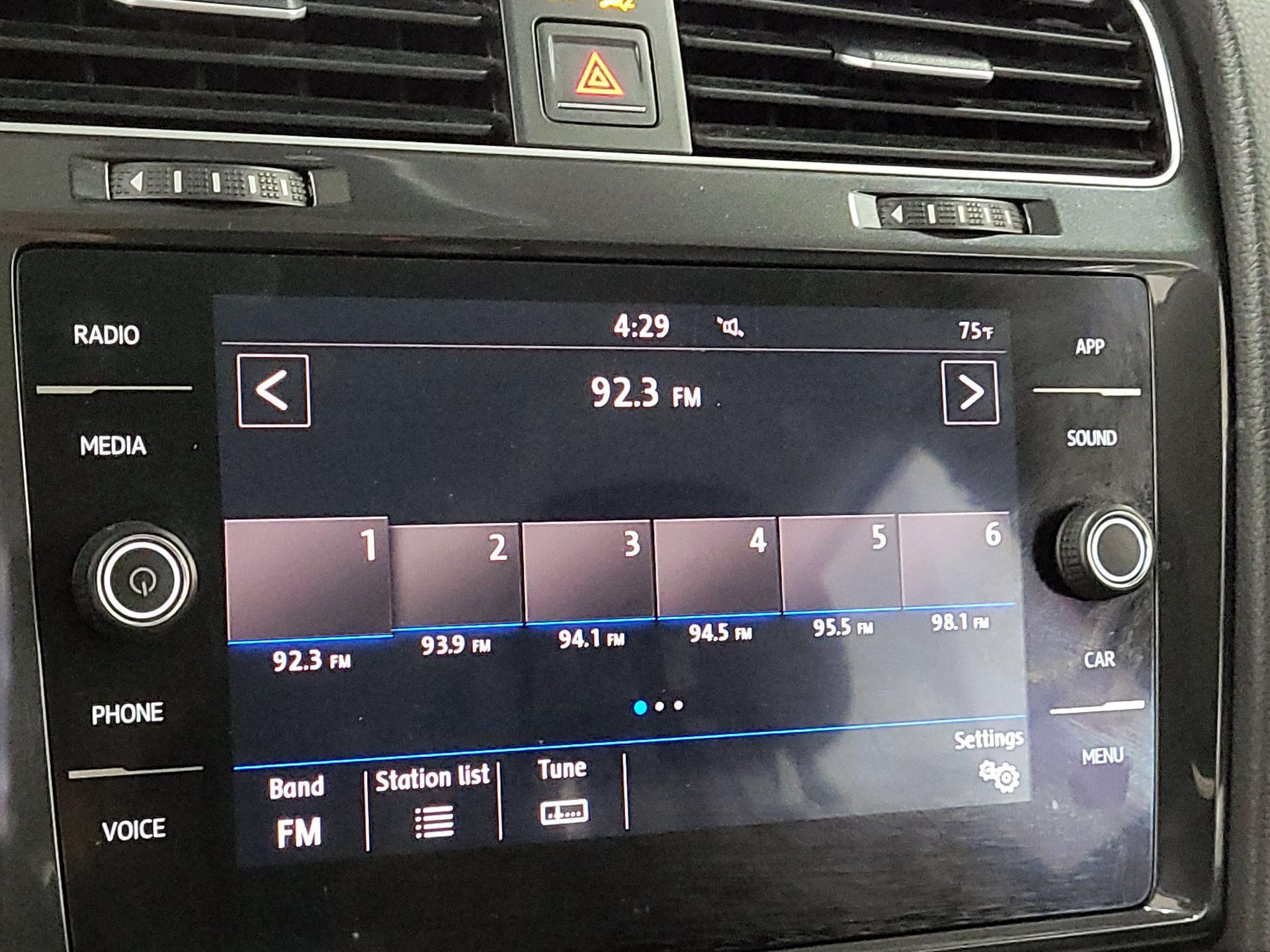 Thumbnail: 2018 Volkswagen Golf - 14