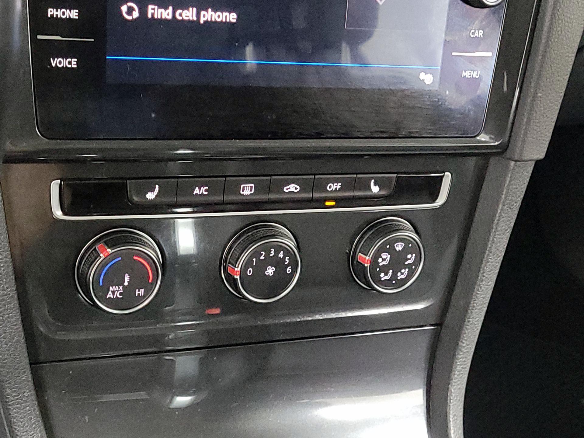 Thumbnail: 2018 Volkswagen Golf - 15