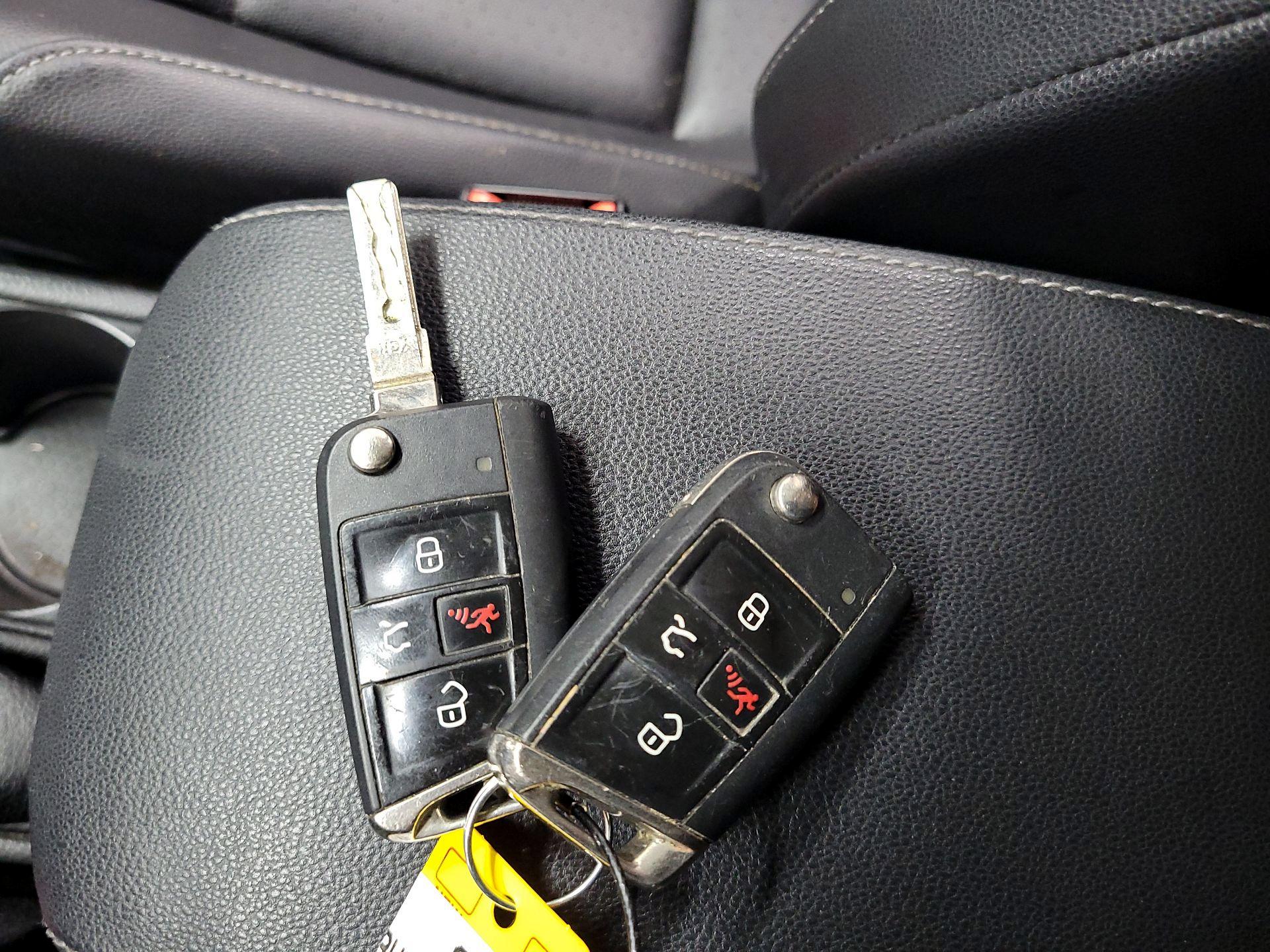 Thumbnail: 2018 Volkswagen Golf - 20