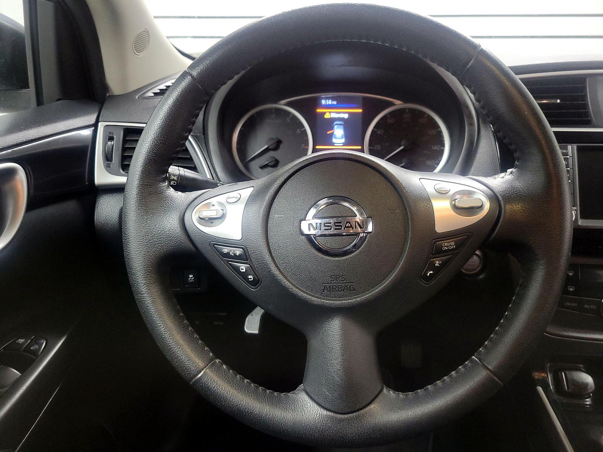 Thumbnail: 2019 Nissan Sentra - 10