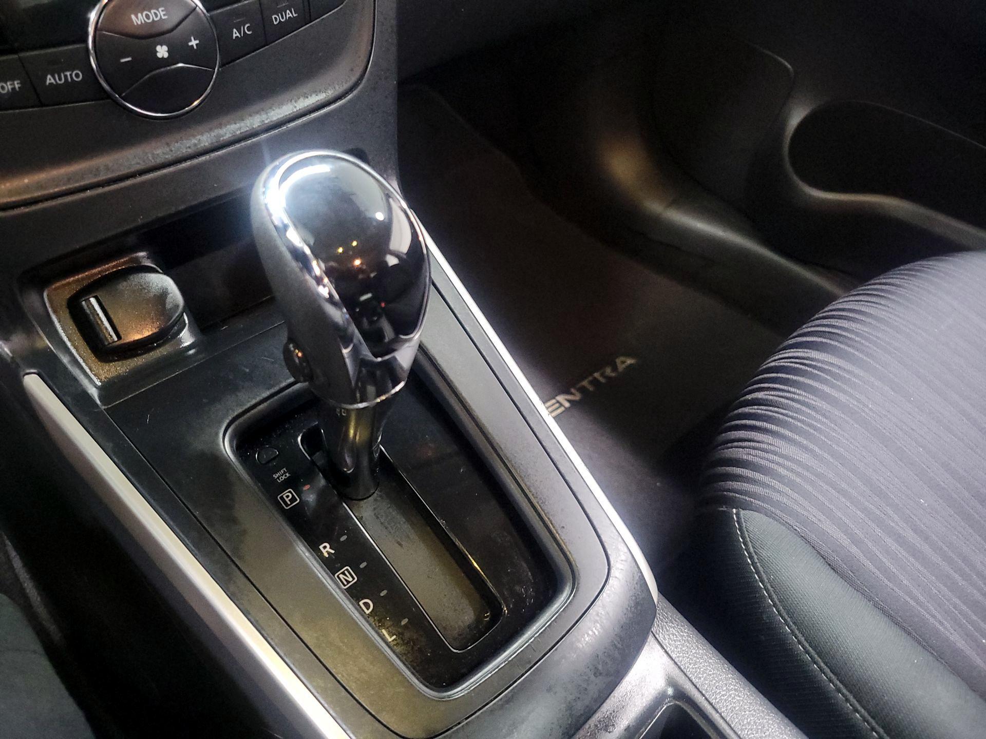 Thumbnail: 2019 Nissan Sentra - 15