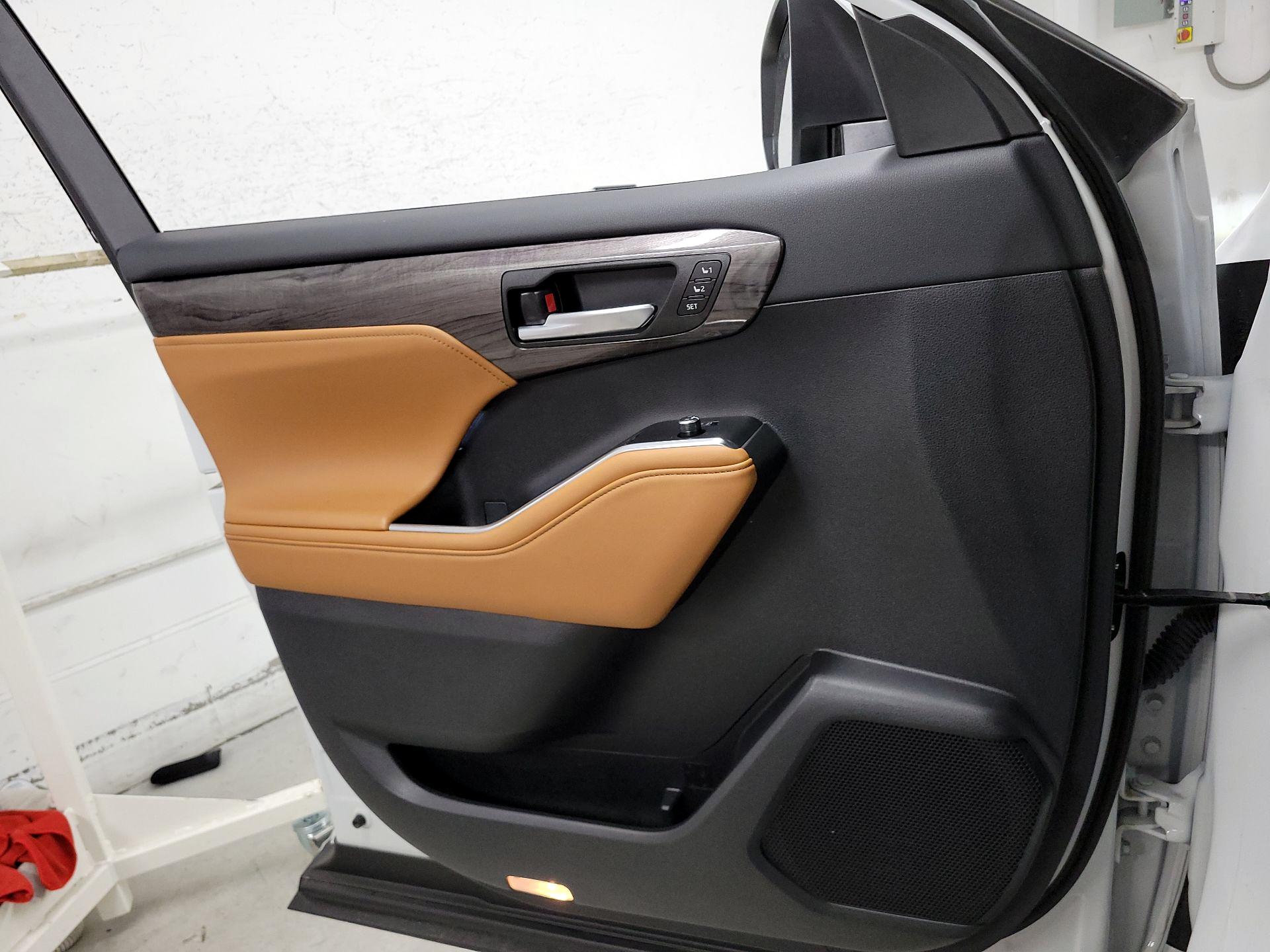 Thumbnail: 2025 Toyota Highlander - 10