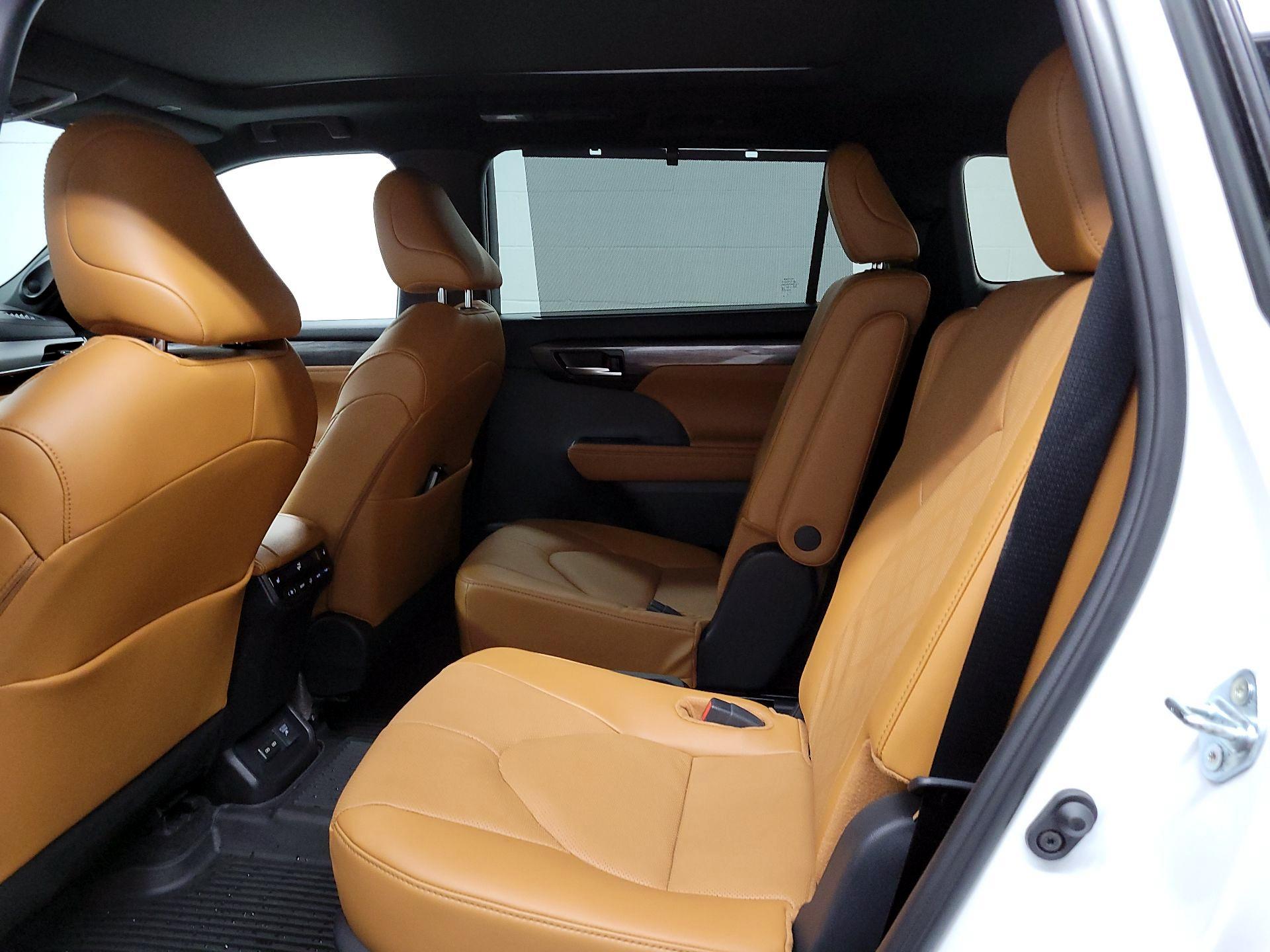 Thumbnail: 2025 Toyota Highlander - 15