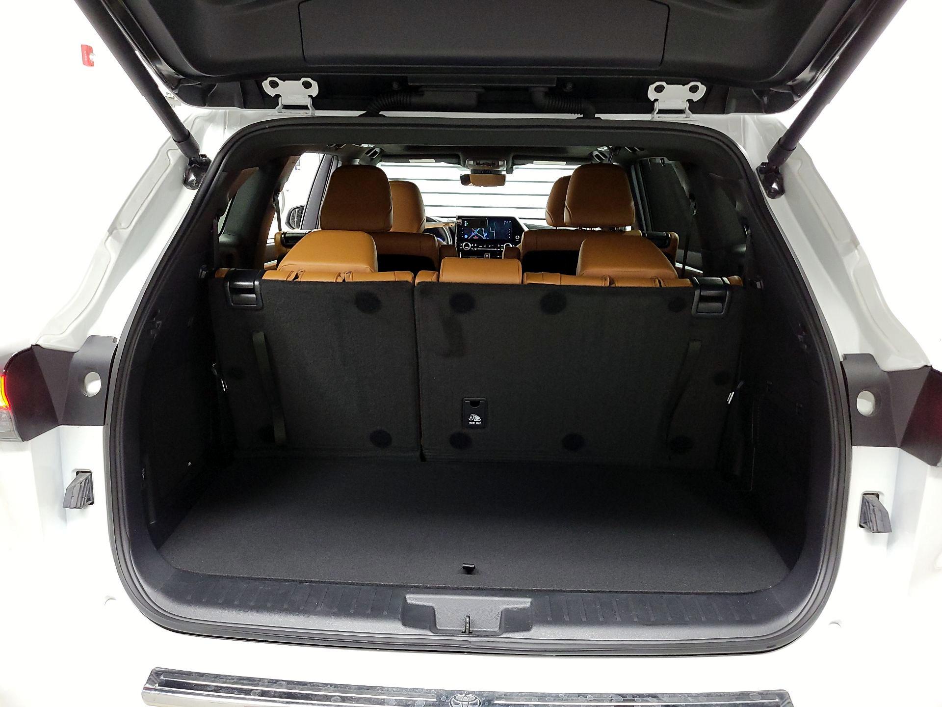 Thumbnail: 2025 Toyota Highlander - 16