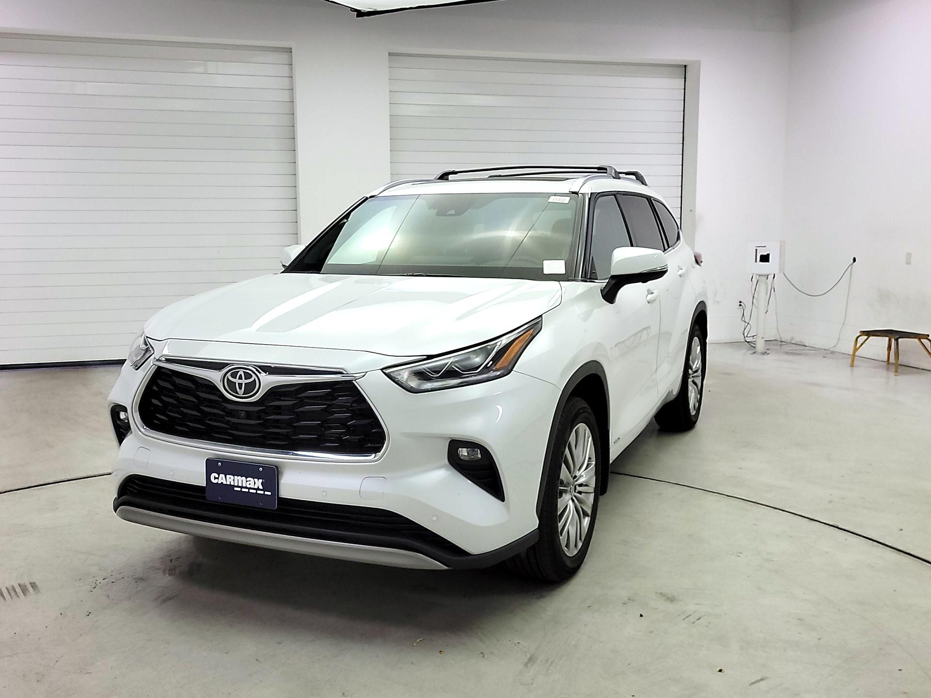 Thumbnail: 2025 Toyota Highlander - 3