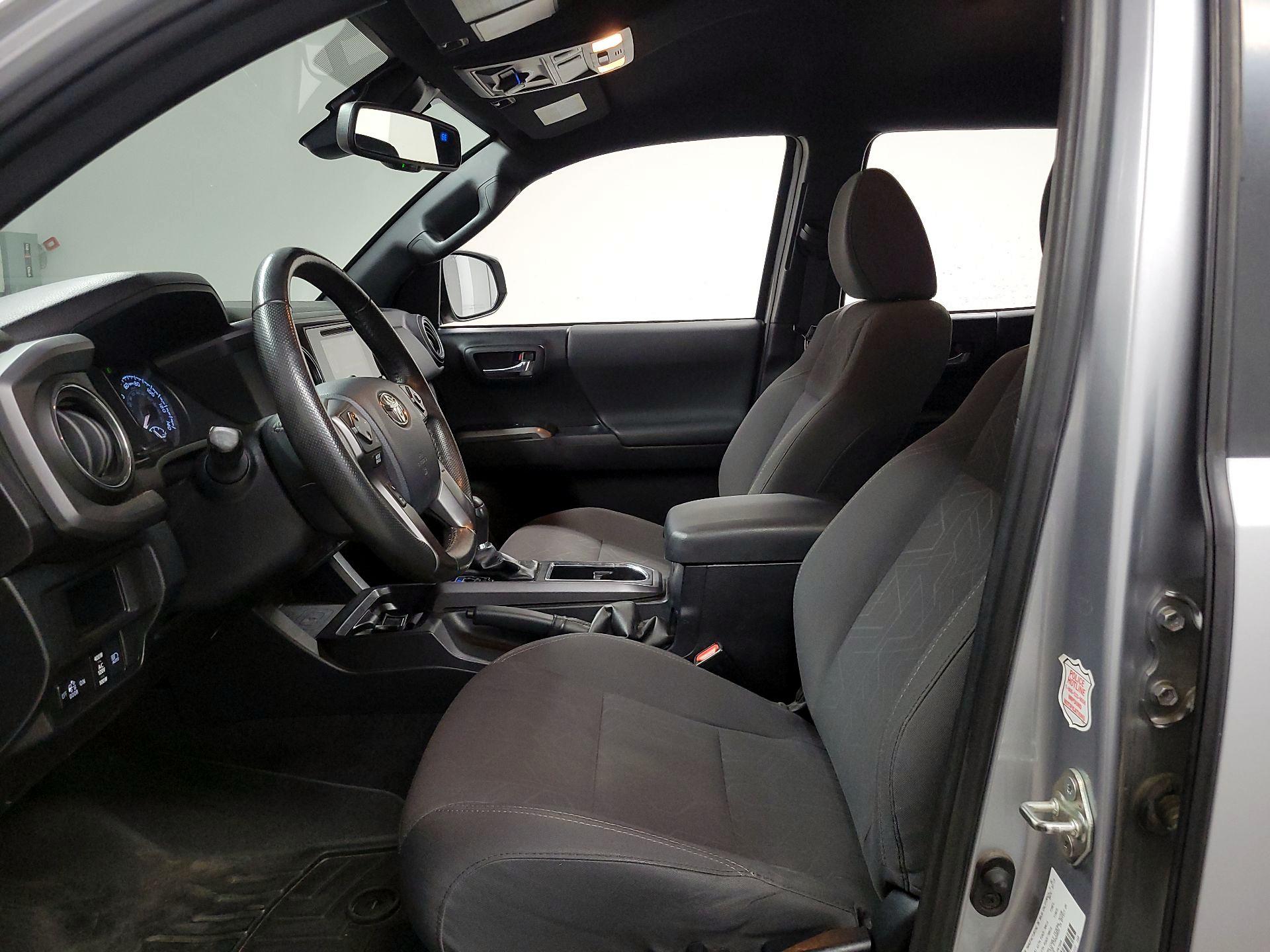 Thumbnail: 2018 Toyota Tacoma - 11