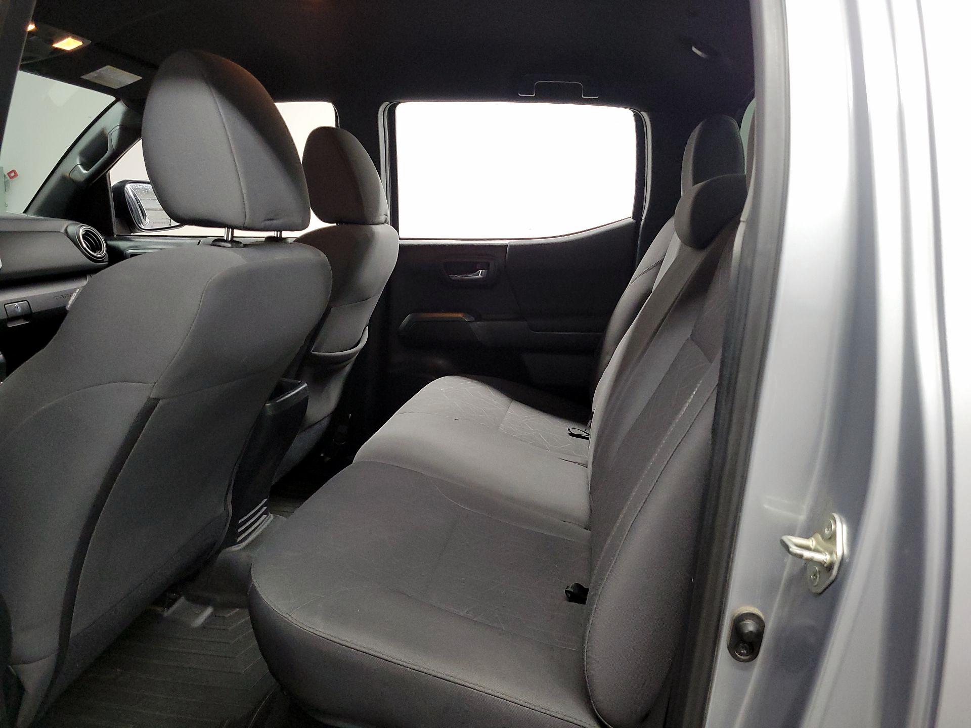 Thumbnail: 2018 Toyota Tacoma - 17