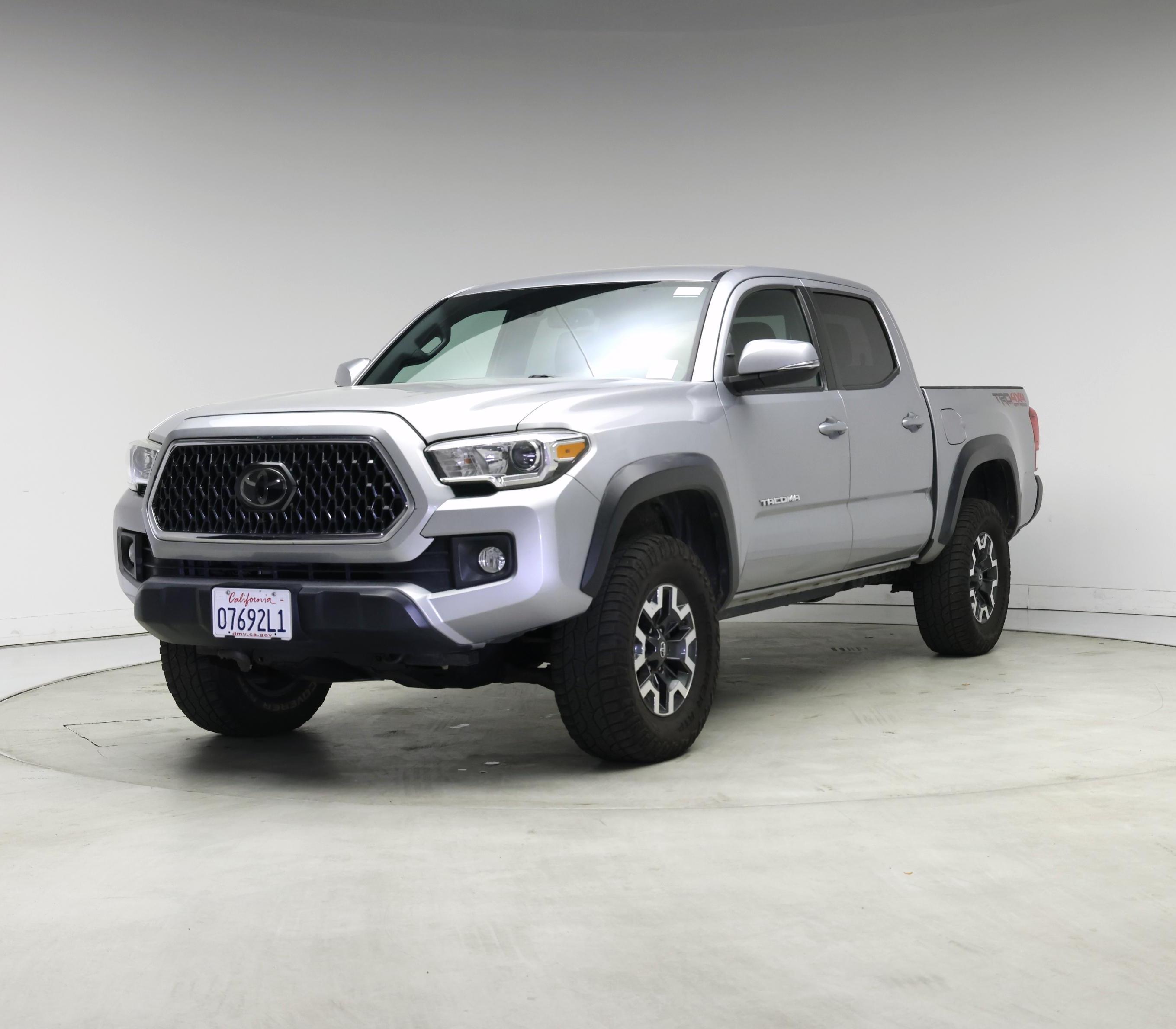 Thumbnail: 2018 Toyota Tacoma - 4