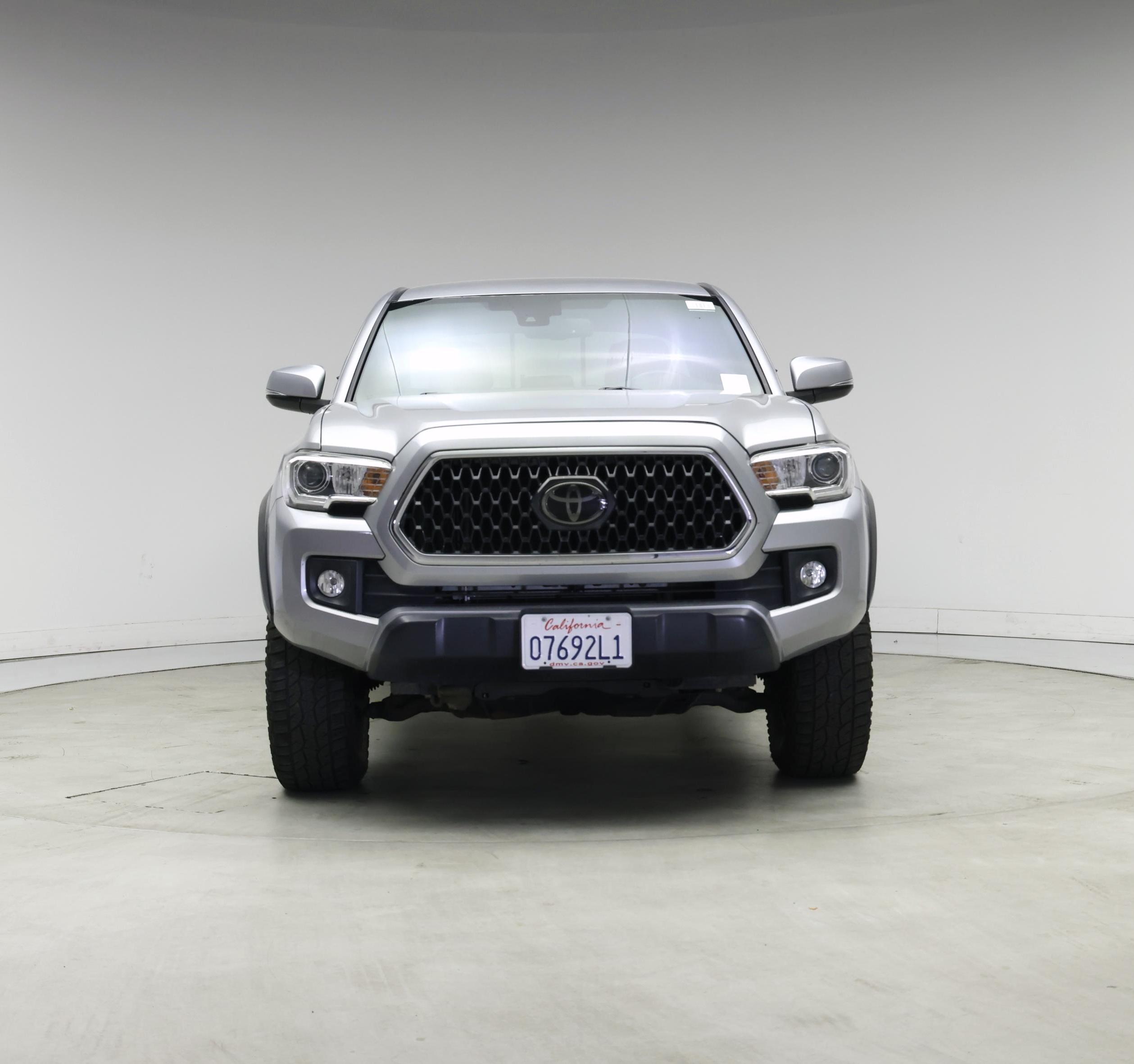 Thumbnail: 2018 Toyota Tacoma - 5