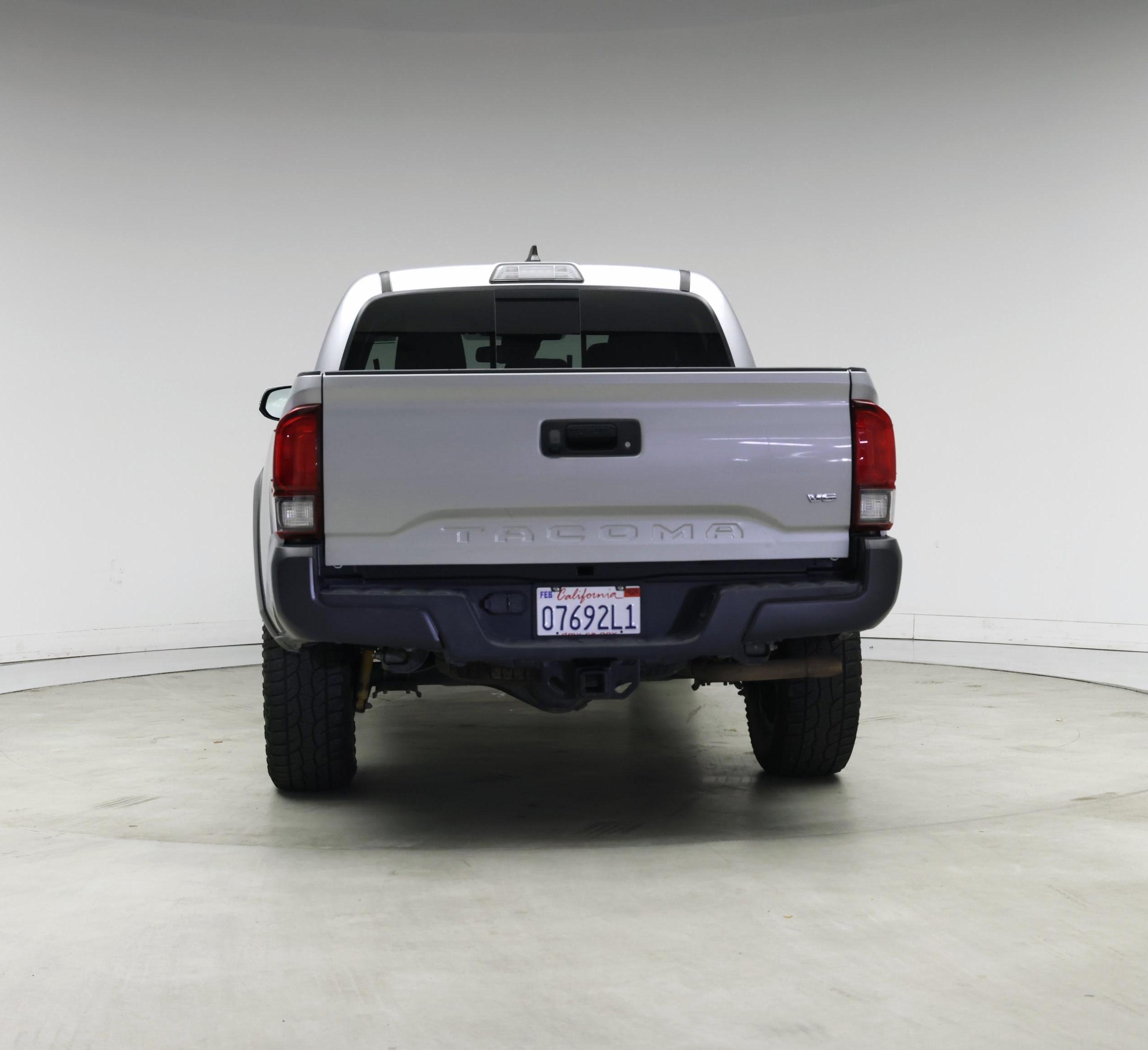 Thumbnail: 2018 Toyota Tacoma - 6