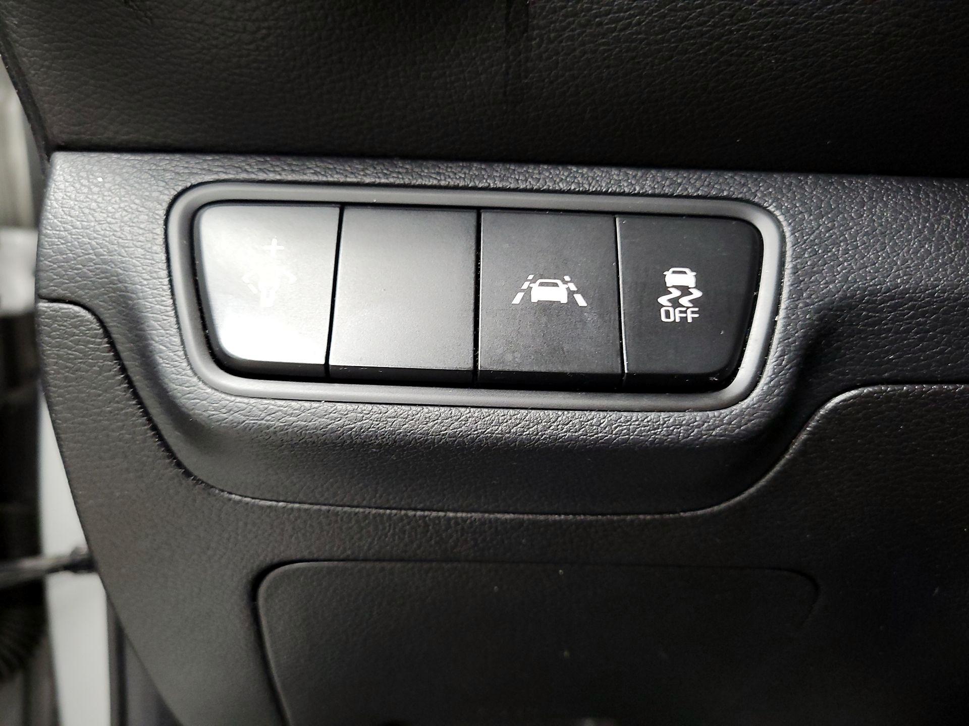 Thumbnail: 2020 Kia Forte - 11